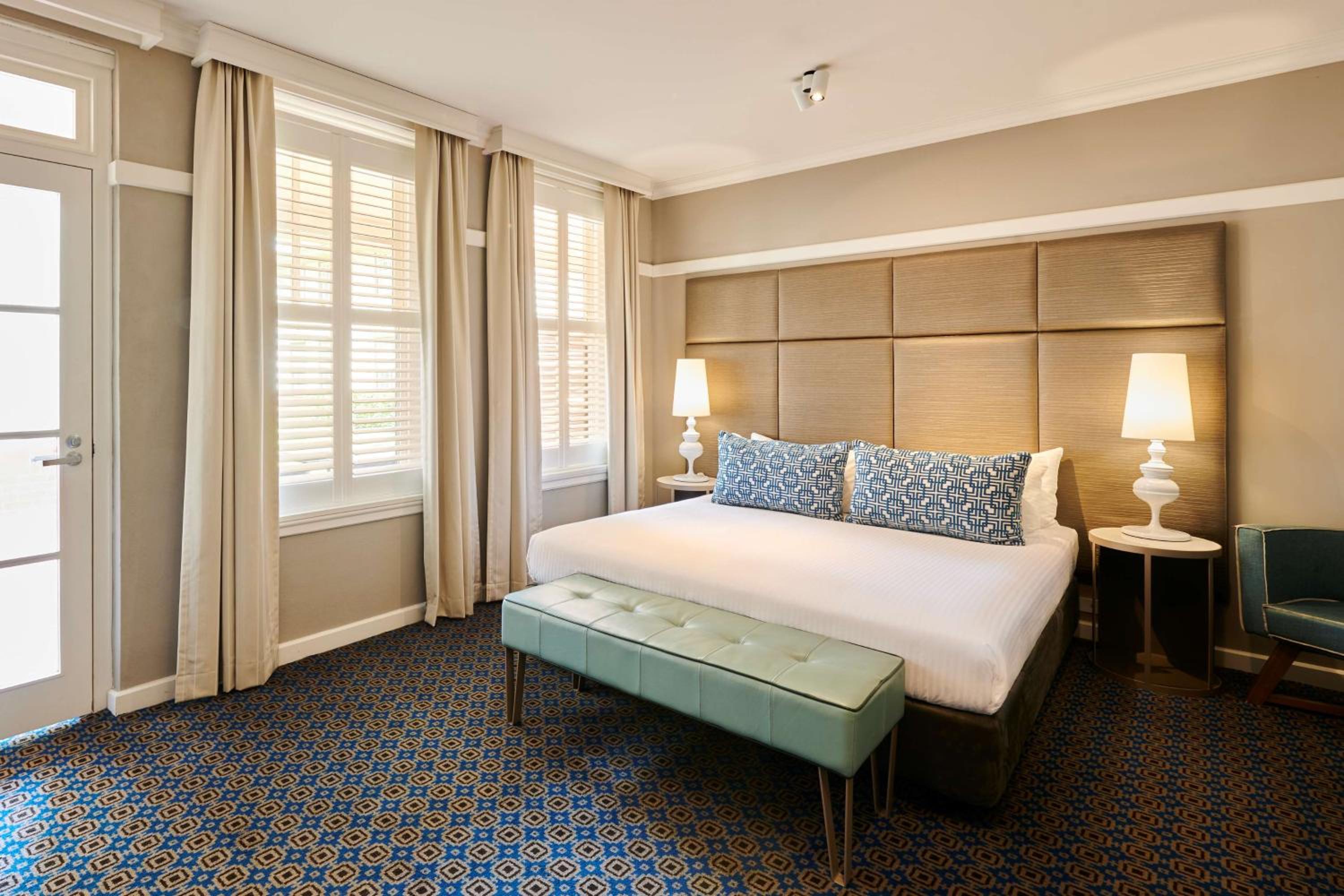 Heritage Balcony King Room - Photo 7