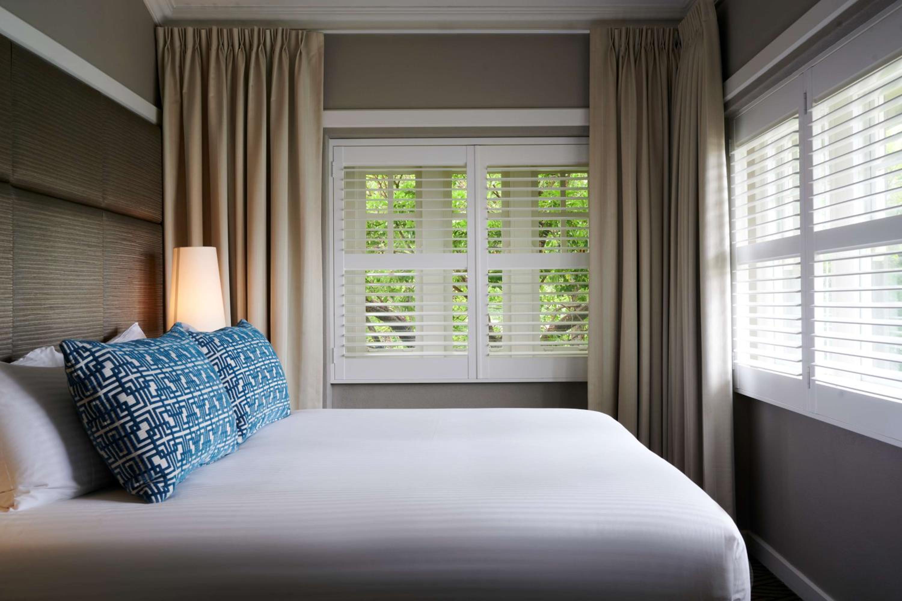 Executive Suite - Photo 4