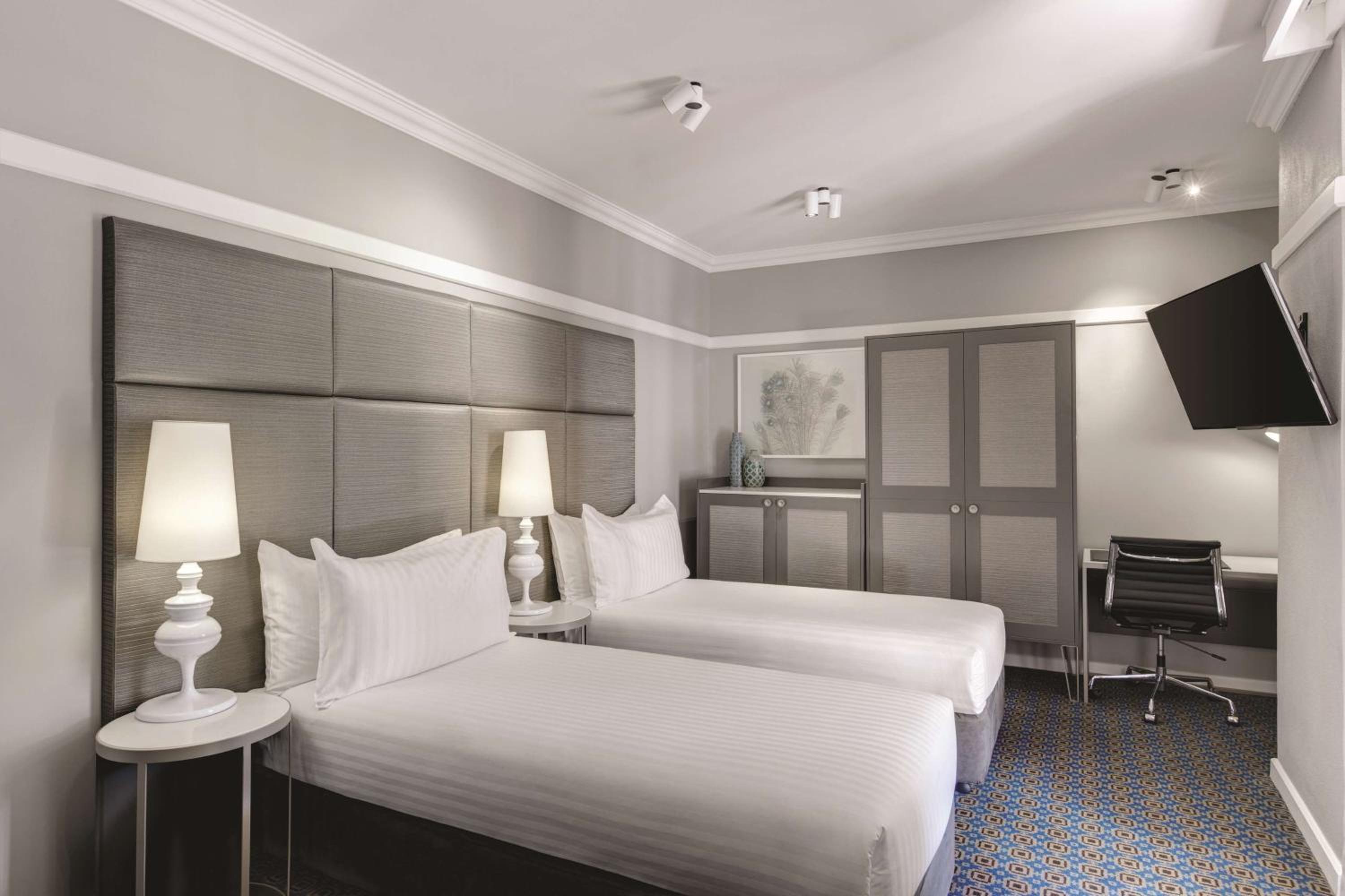 Deluxe Room - Photo 3