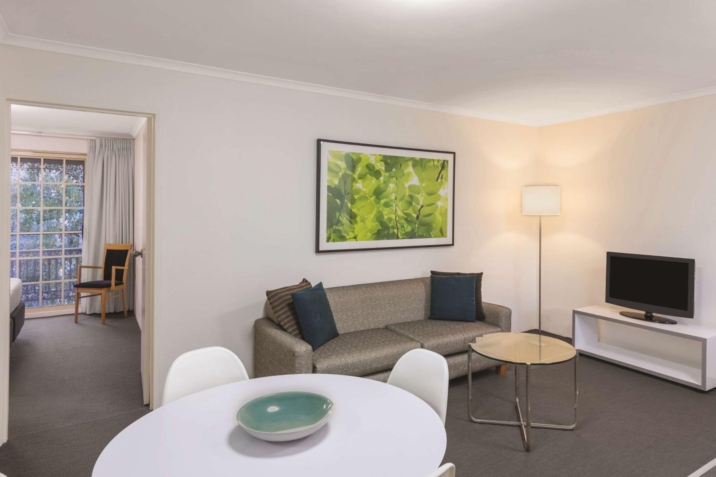 One-Bedroom Apartment - Photo 4