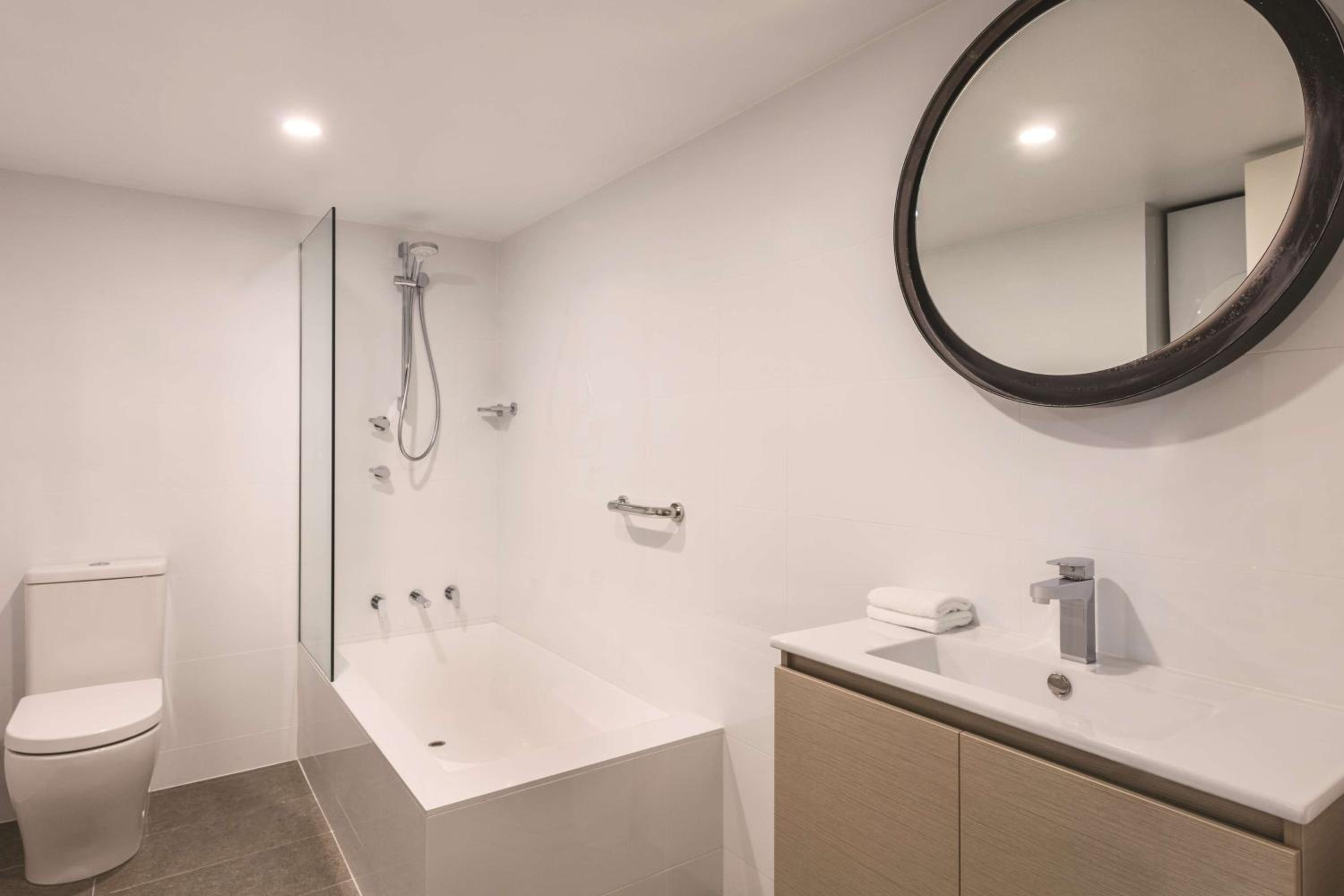 One-Bedroom Apartment - Photo 6