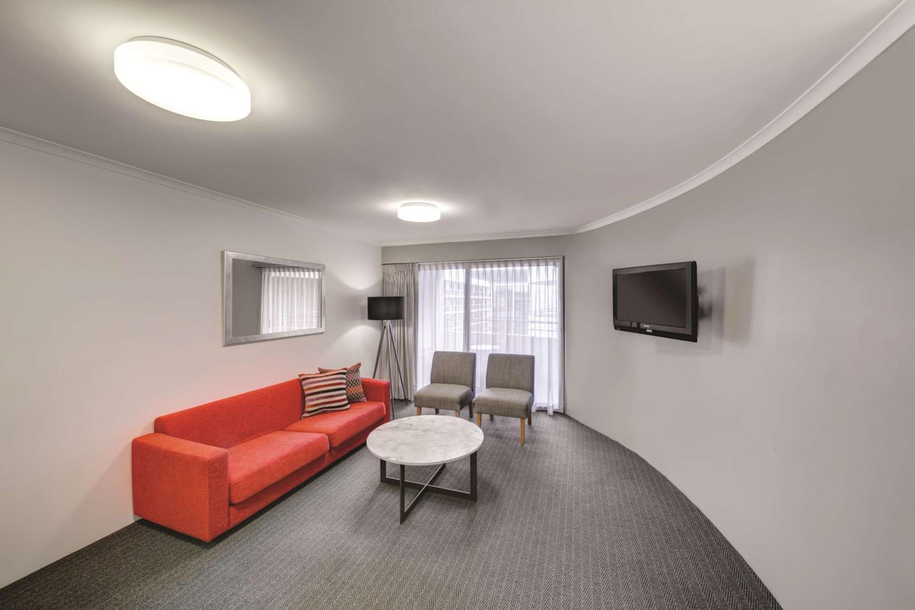 One-Bedroom Apartment with Spa Bath and Balcony - Photo 1