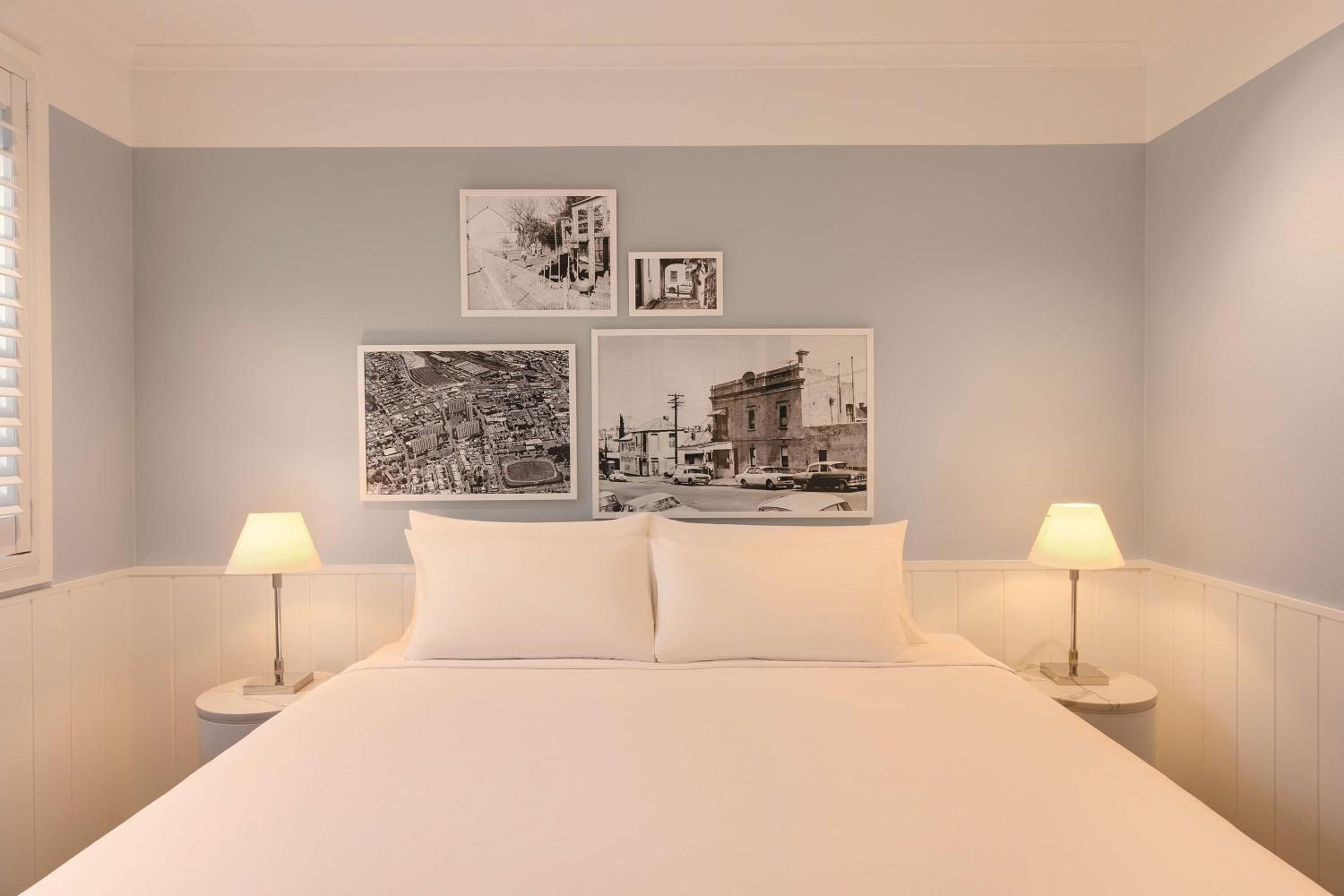 Studio Executive Room thumbnail 5