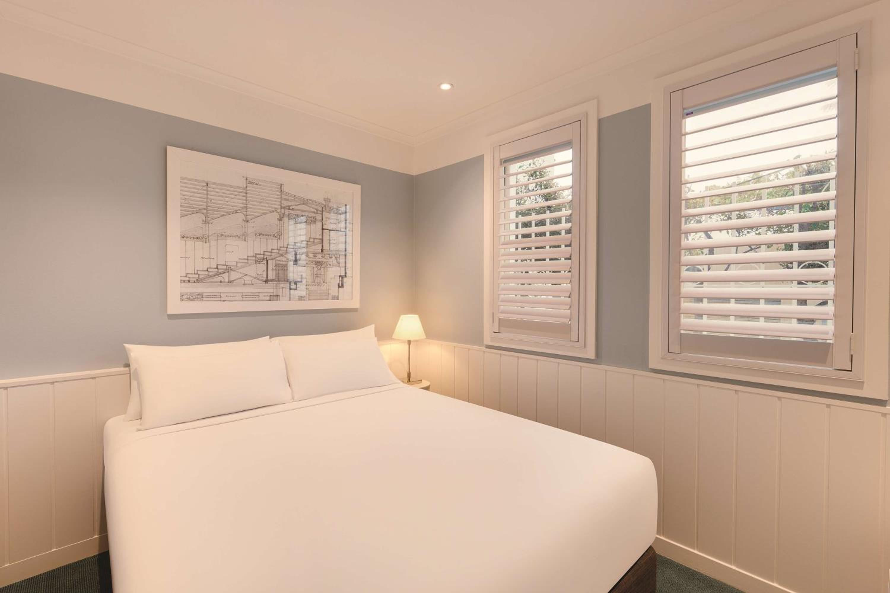 Studio Executive Room
