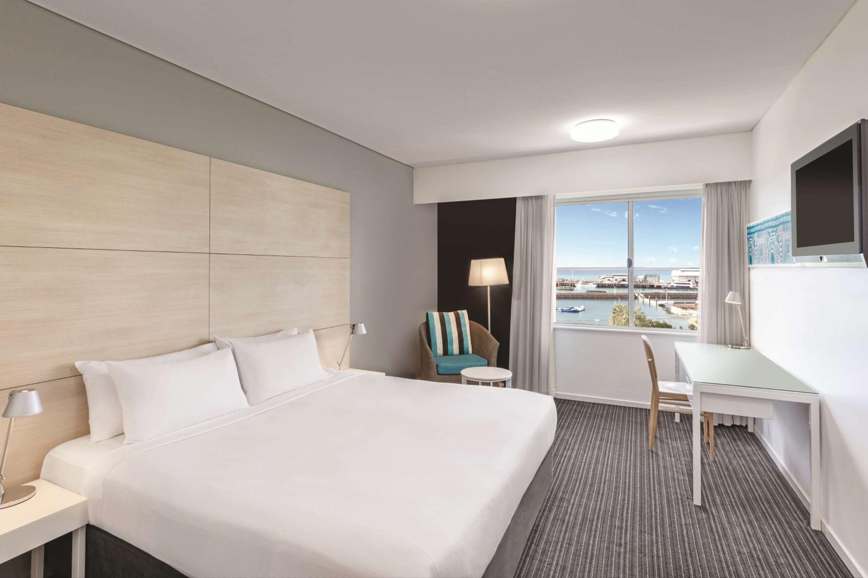 Guest Room King or Twin with View