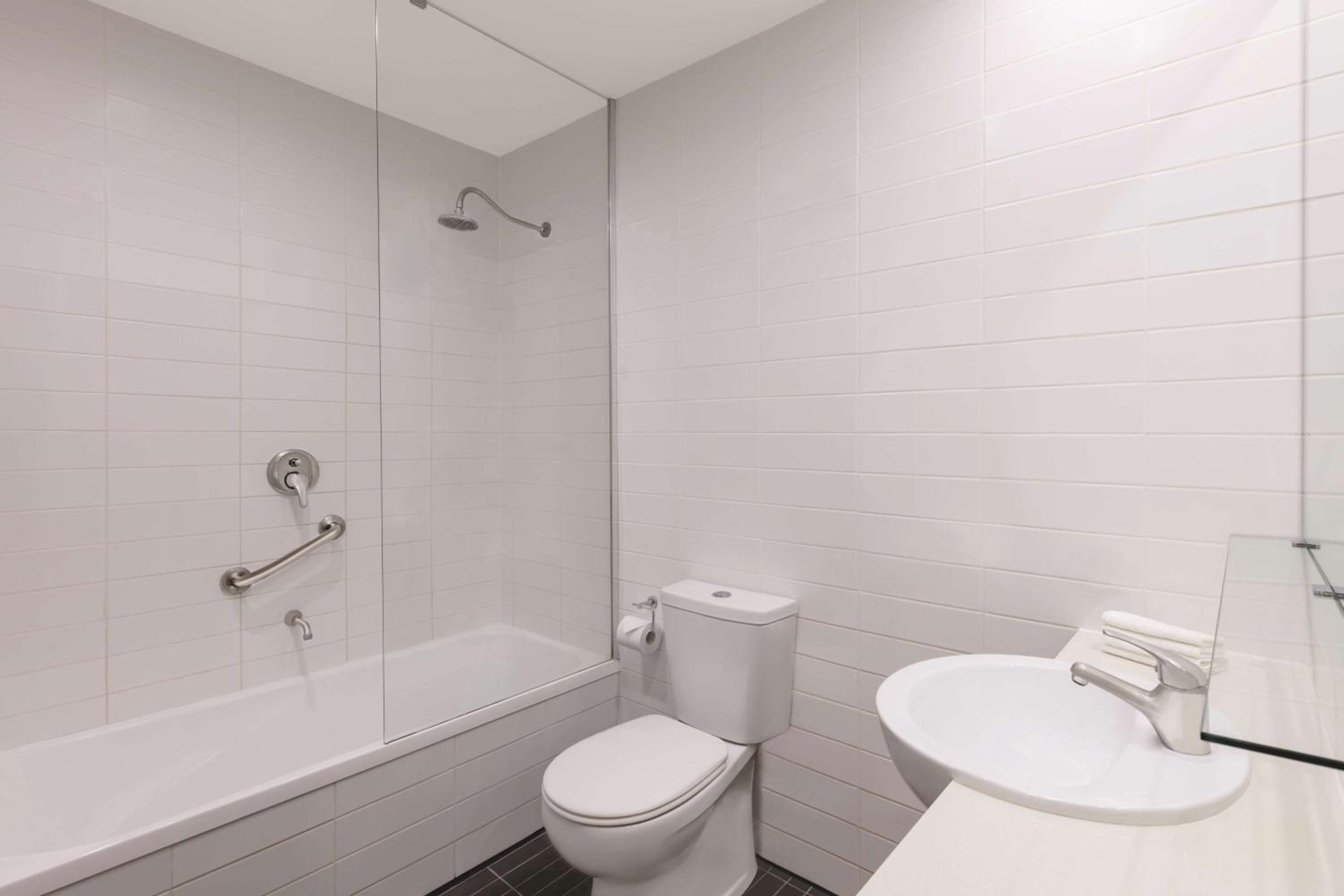 One Bedroom Apartment - Photo 2