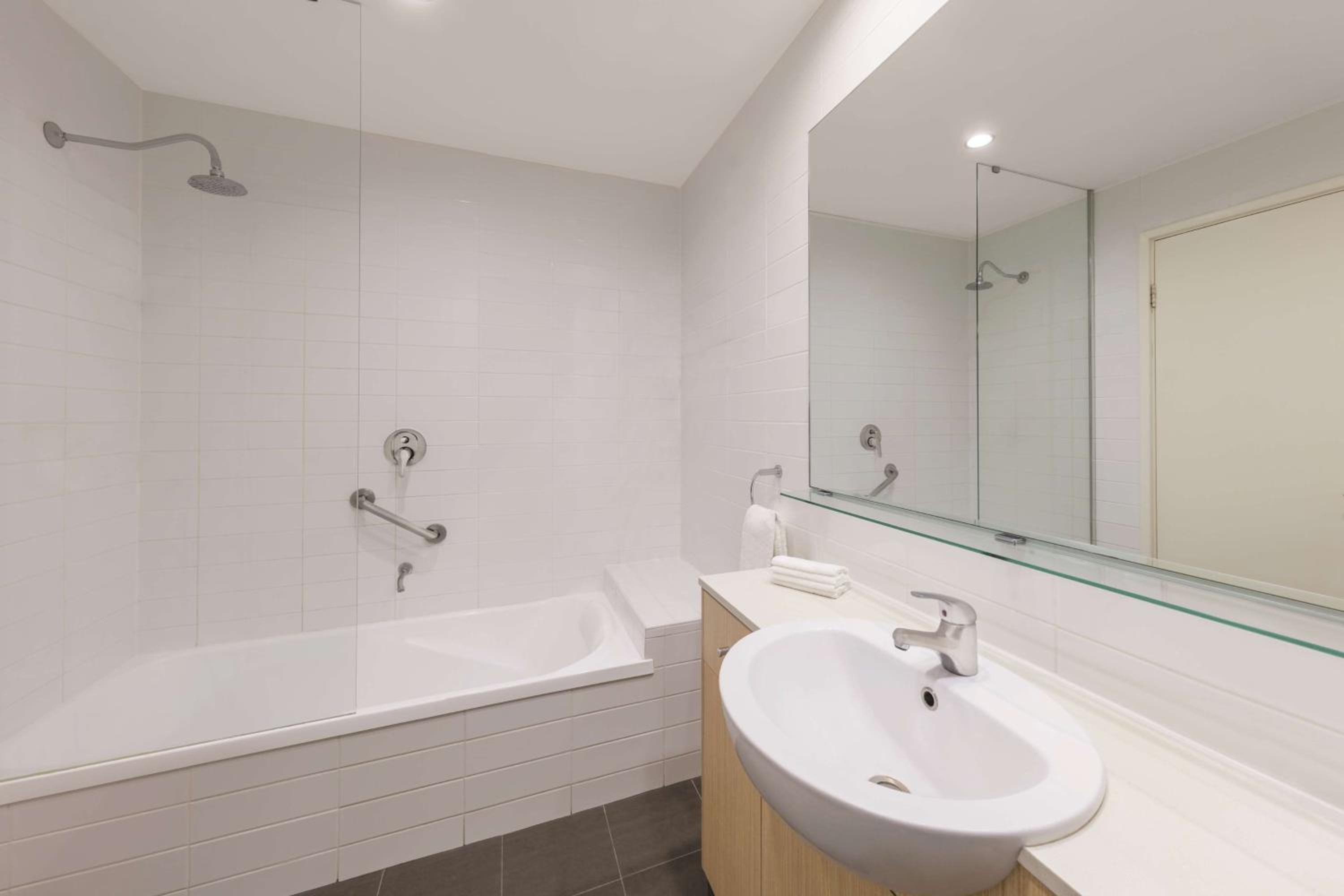 Premier Two Bedroom Apartment - Photo 4