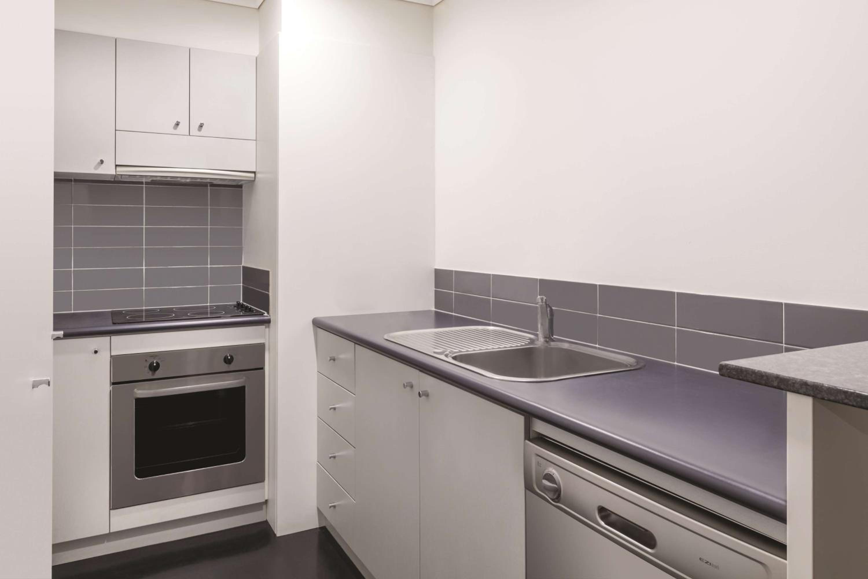 Two Bedroom Apartment - Photo 6