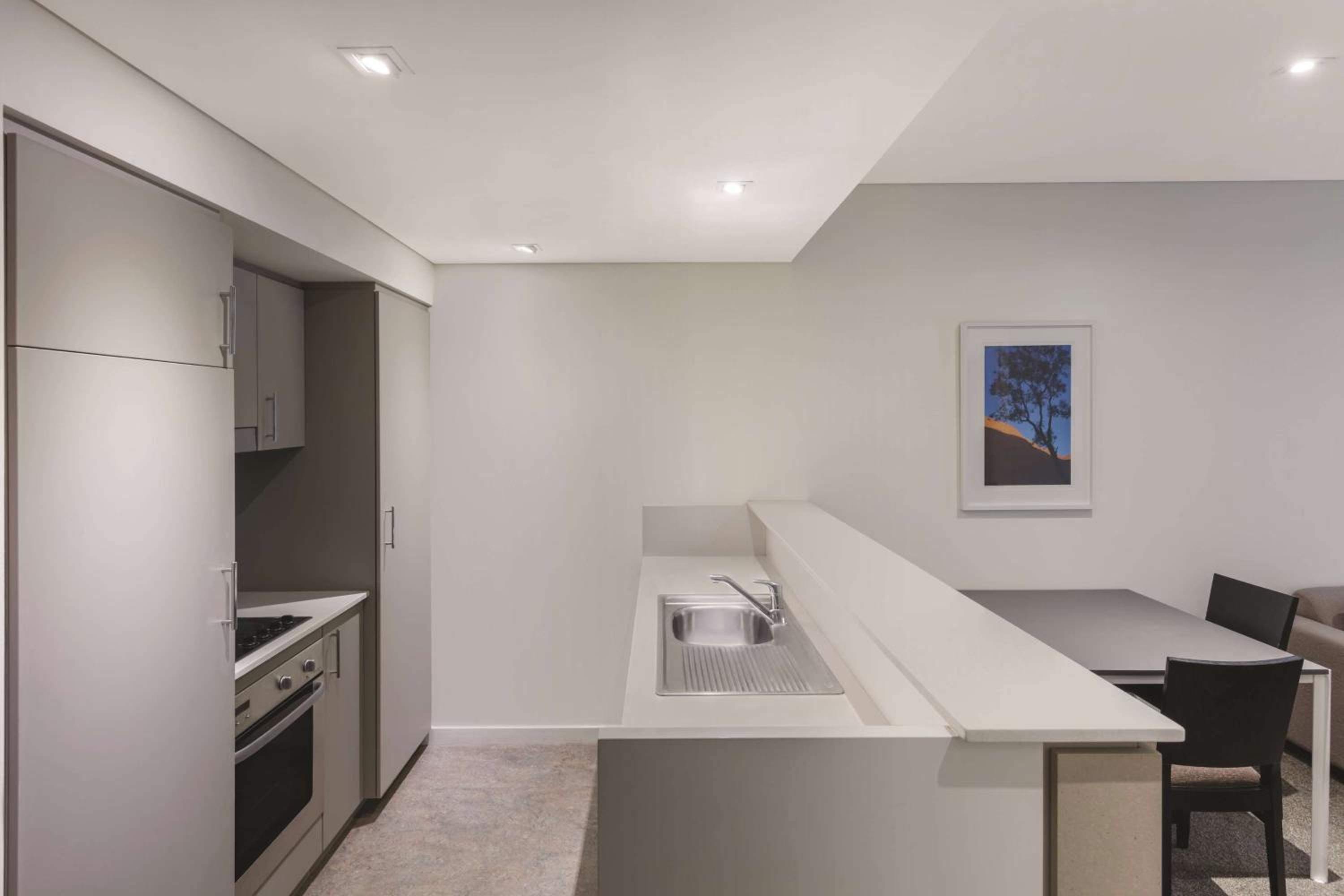 Premier One-Bedroom Apartment - Photo 7
