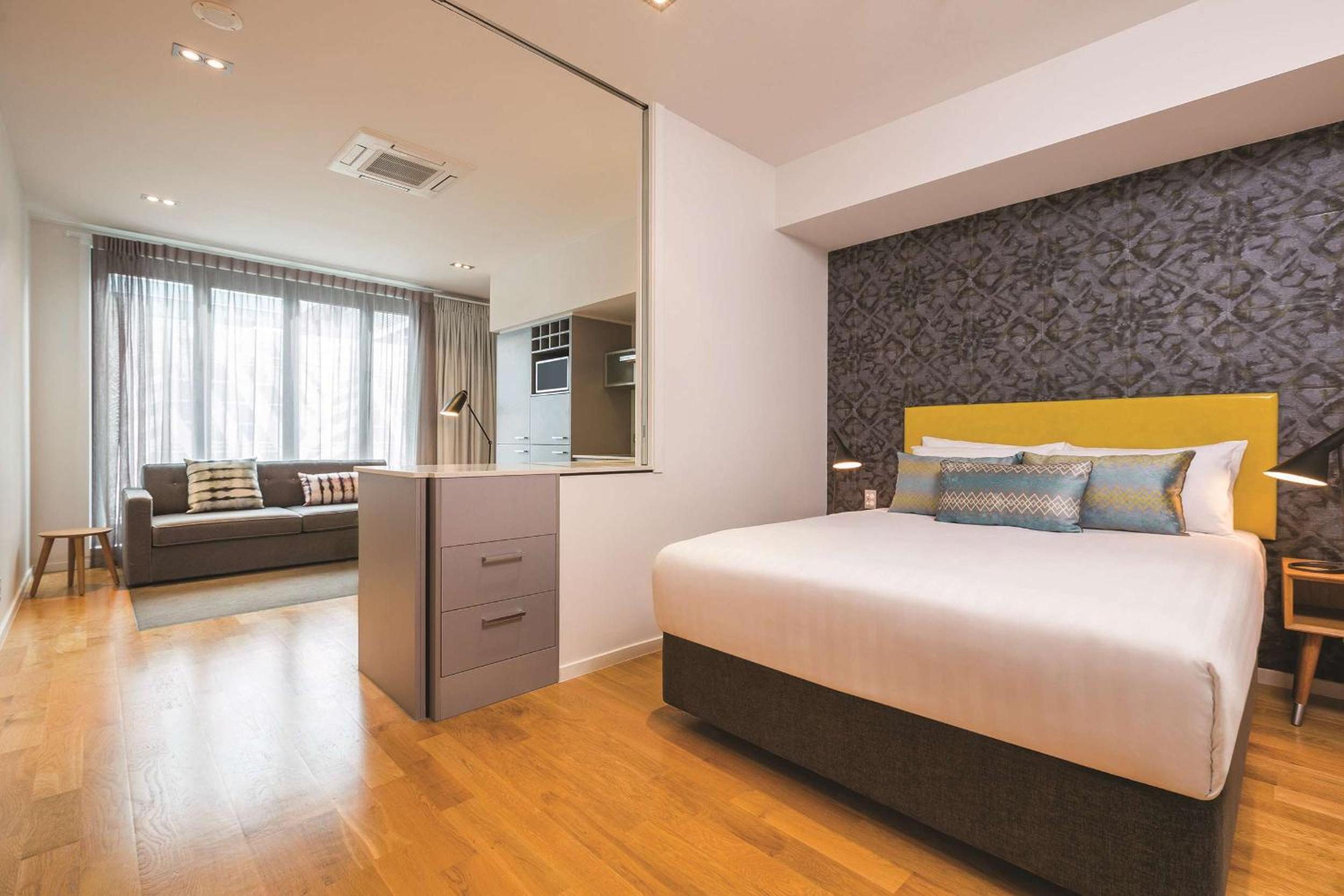 One-Bedroom Apartment thumbnail 5