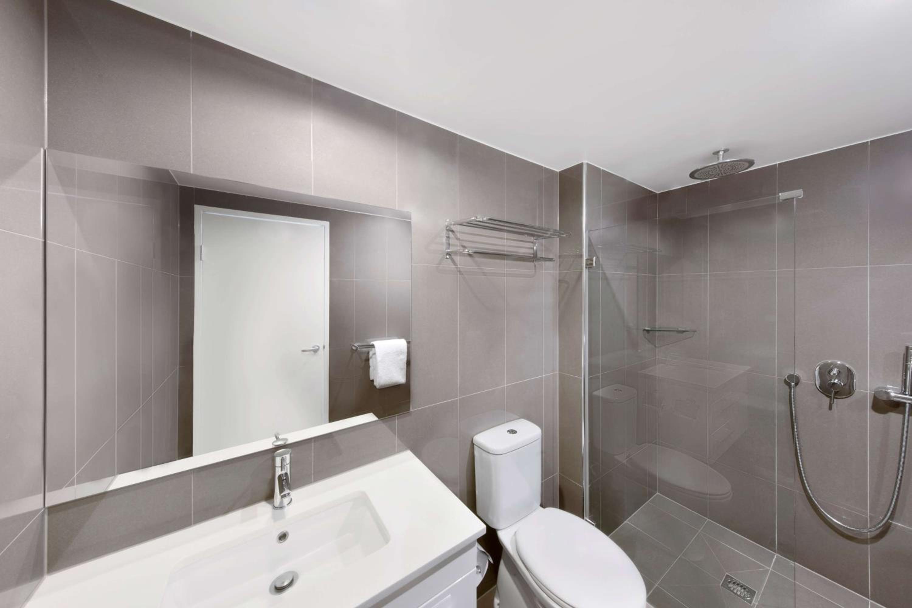 Standard Double or Twin Room with Balcony - Photo 5