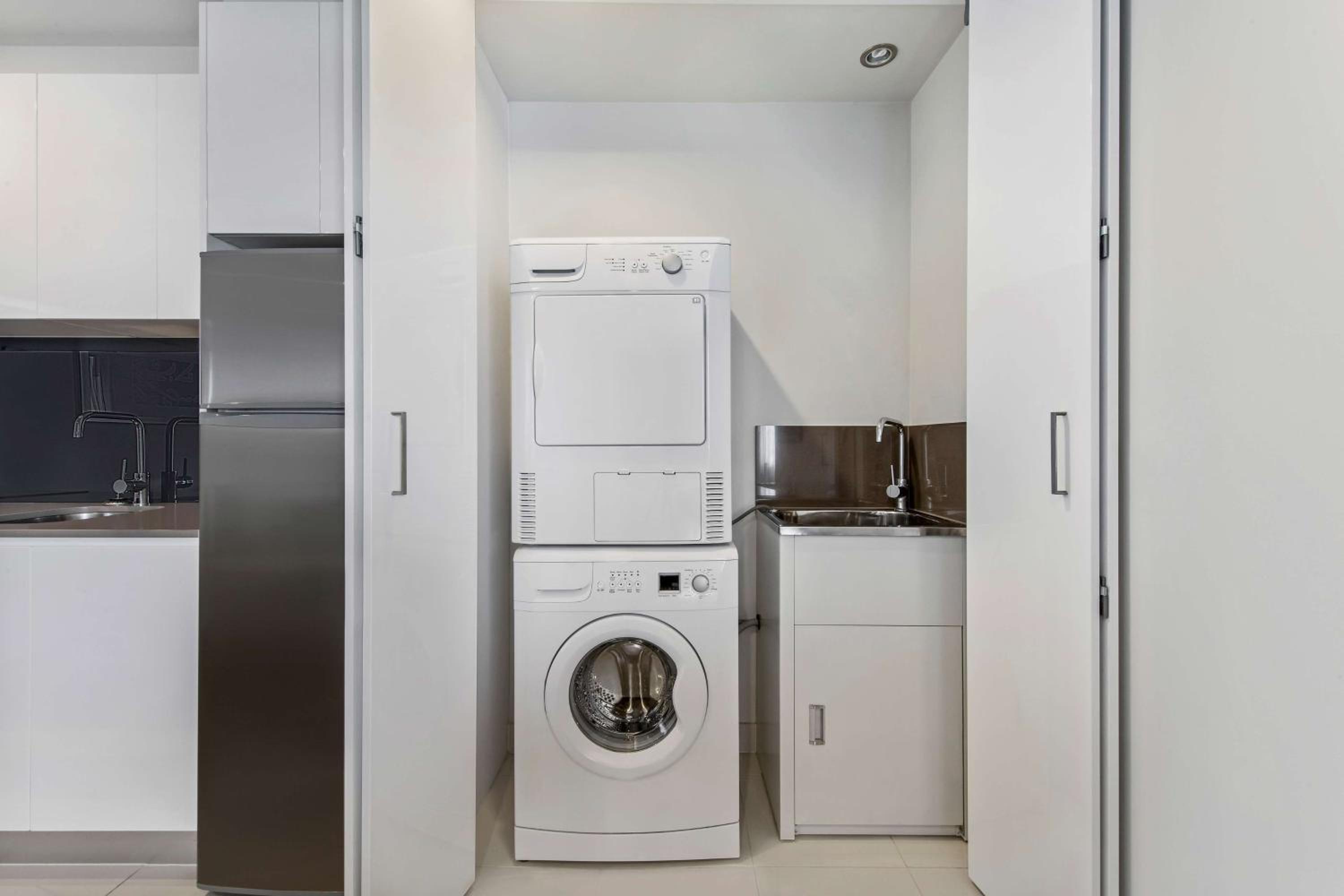 One Bedroom Apartment - Queen - Photo 5