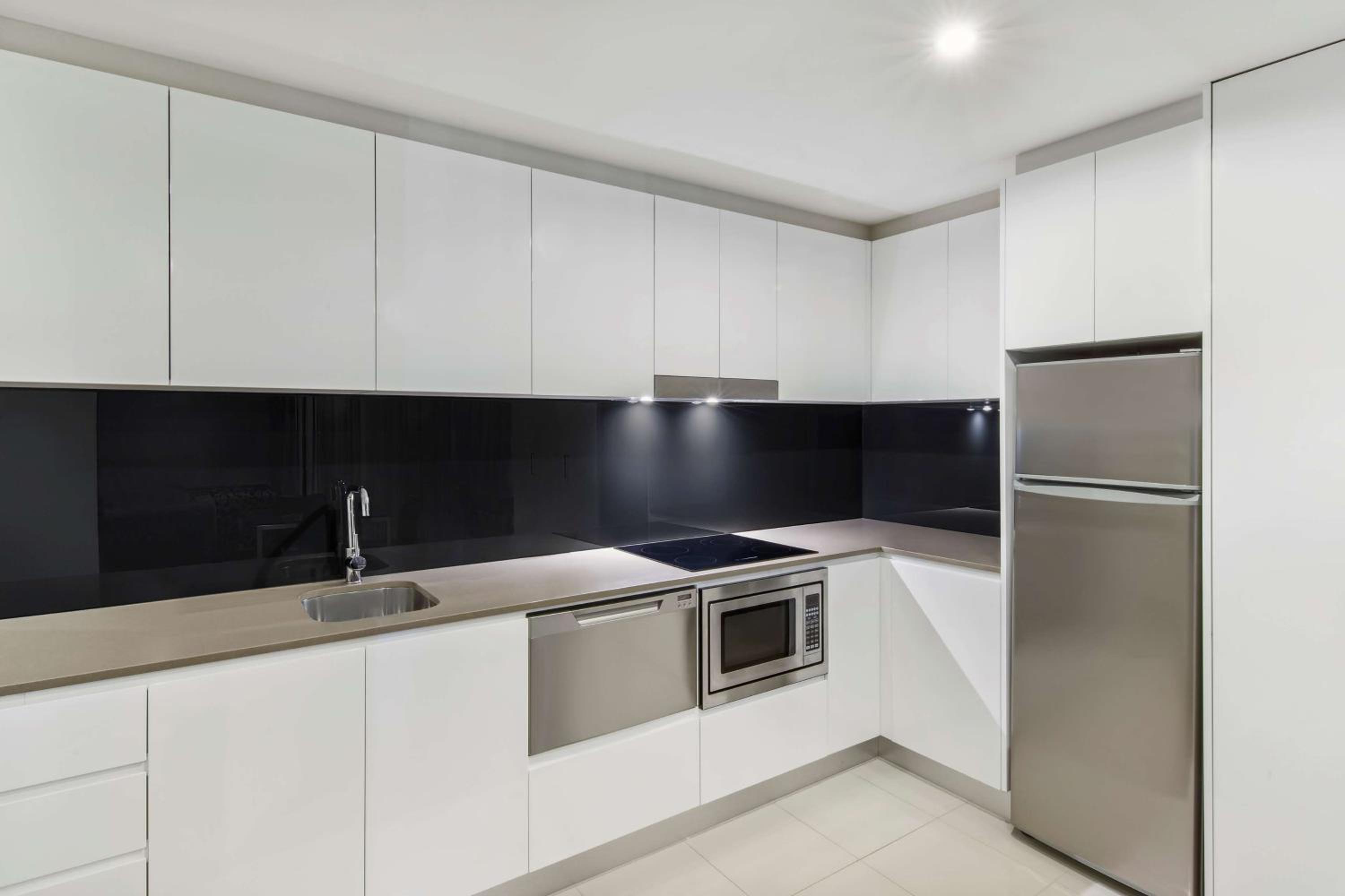 Two-Bedroom Apartment - Photo 11