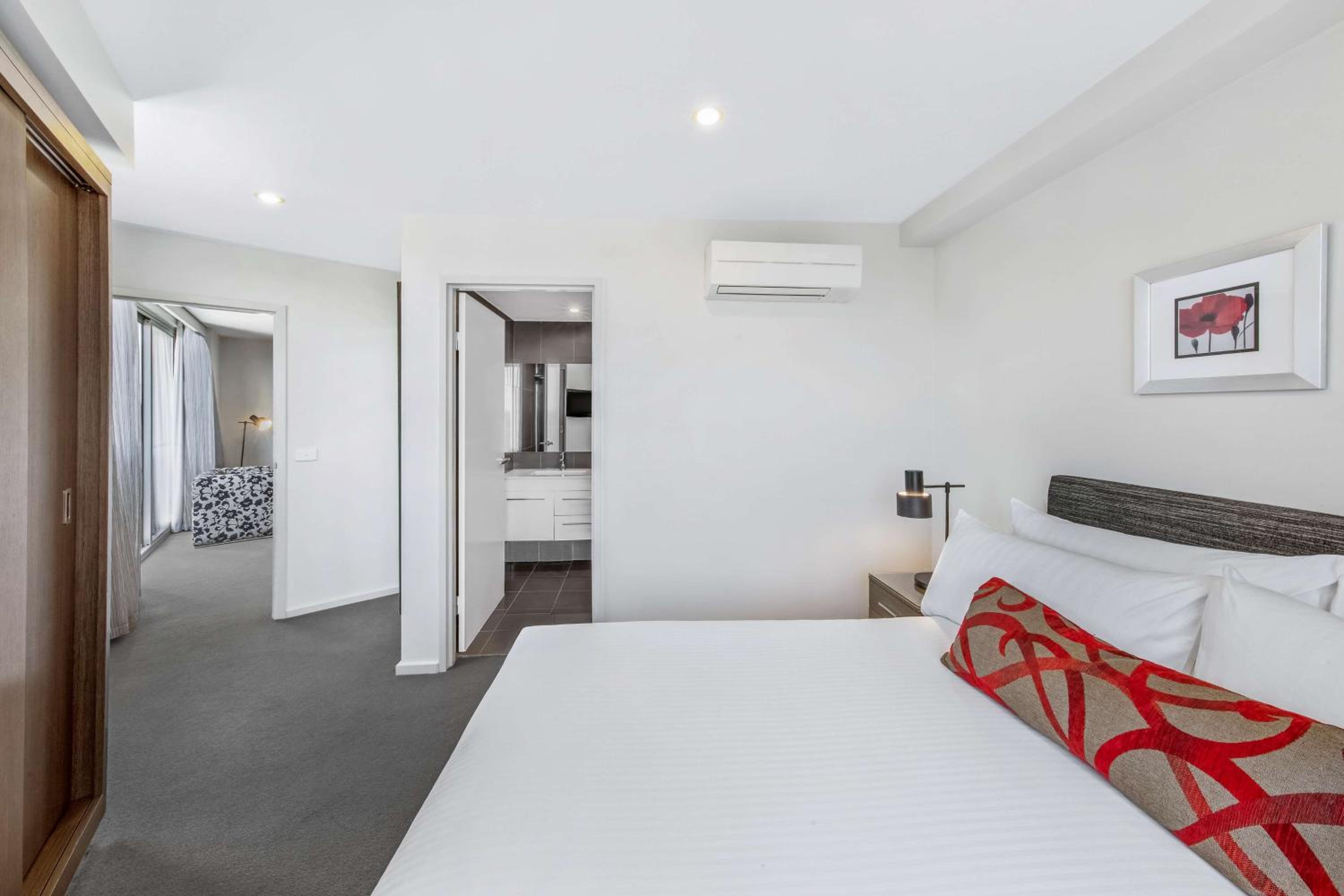 Two-Bedroom Apartment - Photo 6