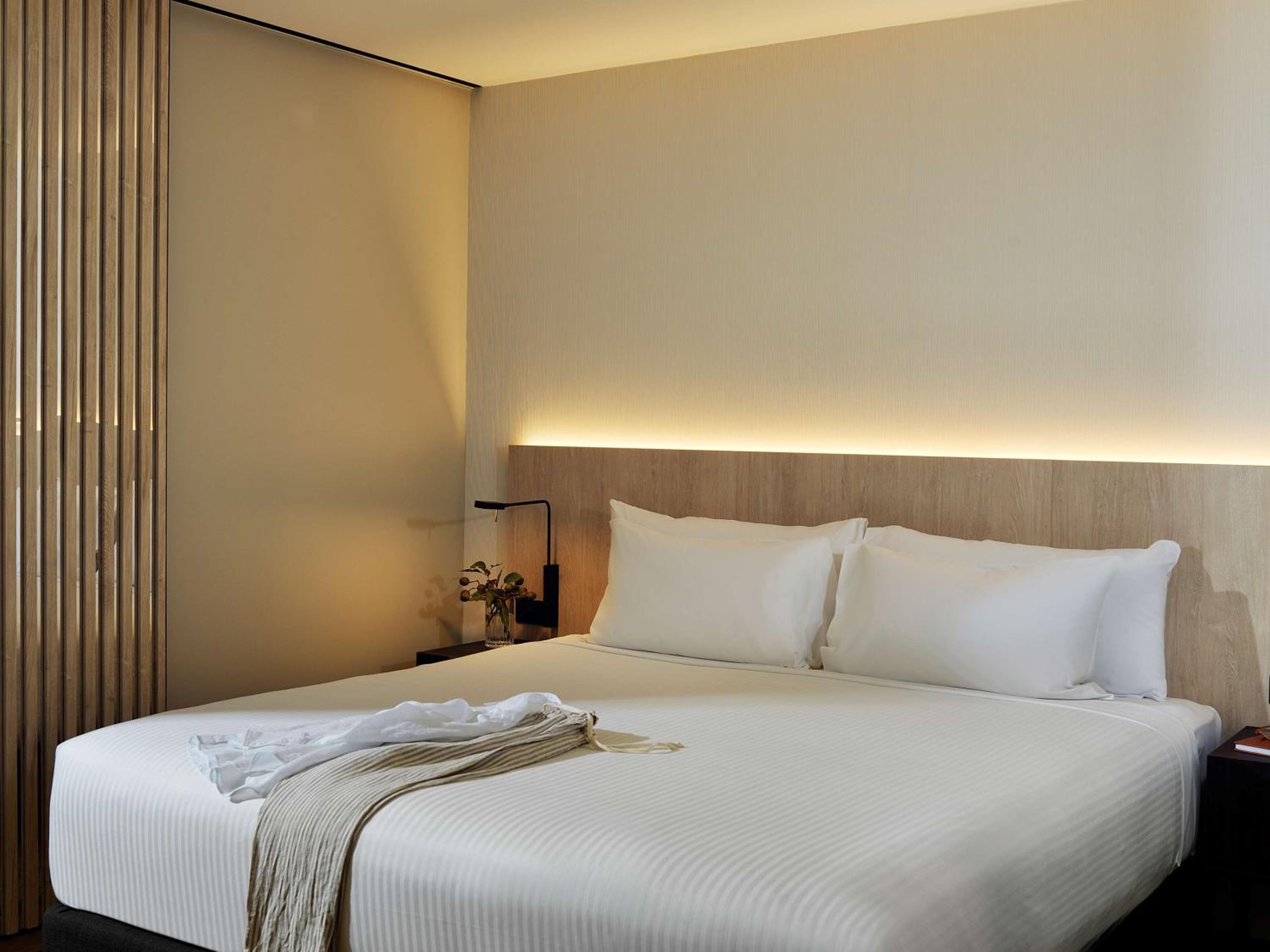 One Bedroom Apartment with Destination A Package - incl. A la carte breakfast, grazing box, $25 mini bar credit