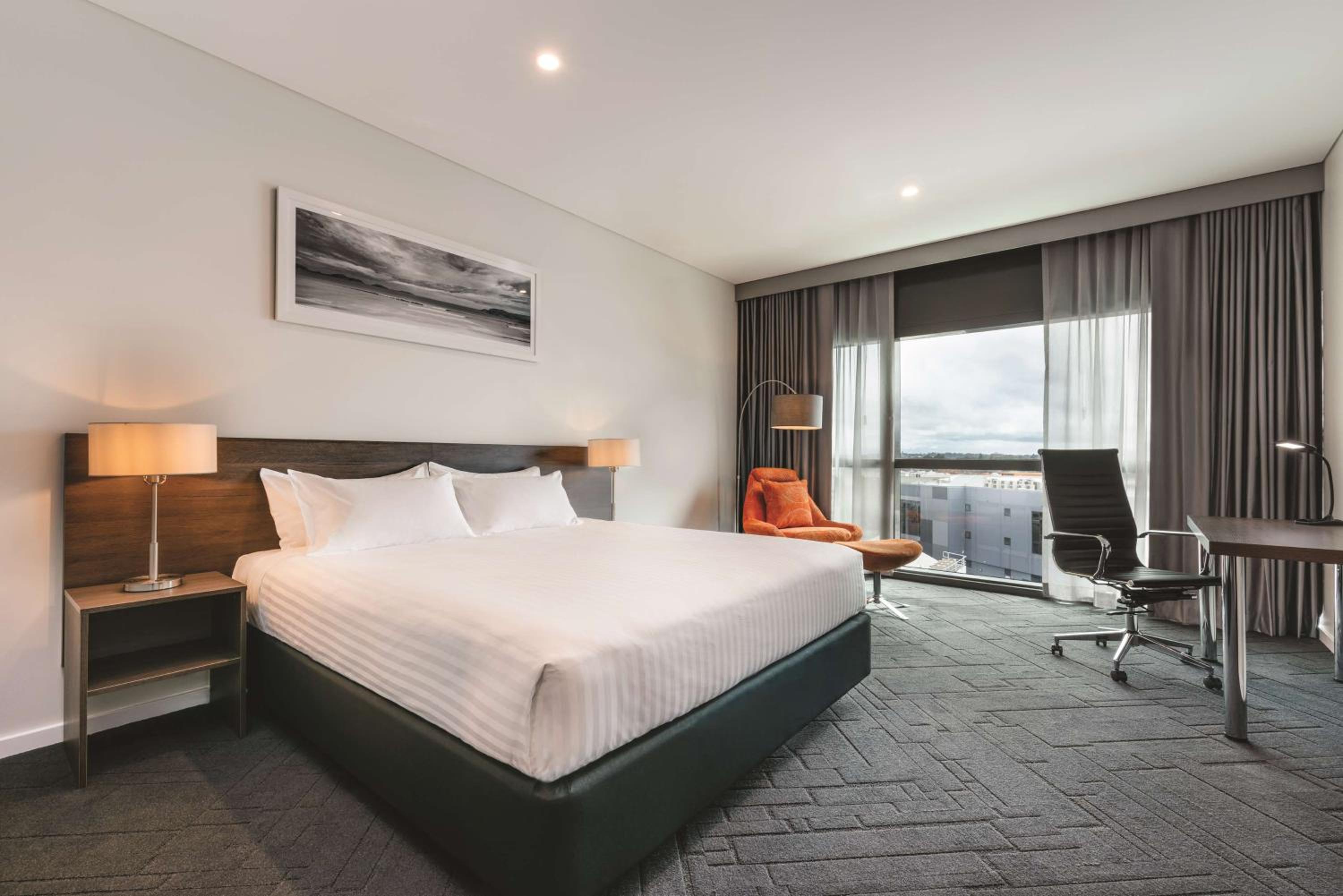 Deluxe King Room - Photo 1