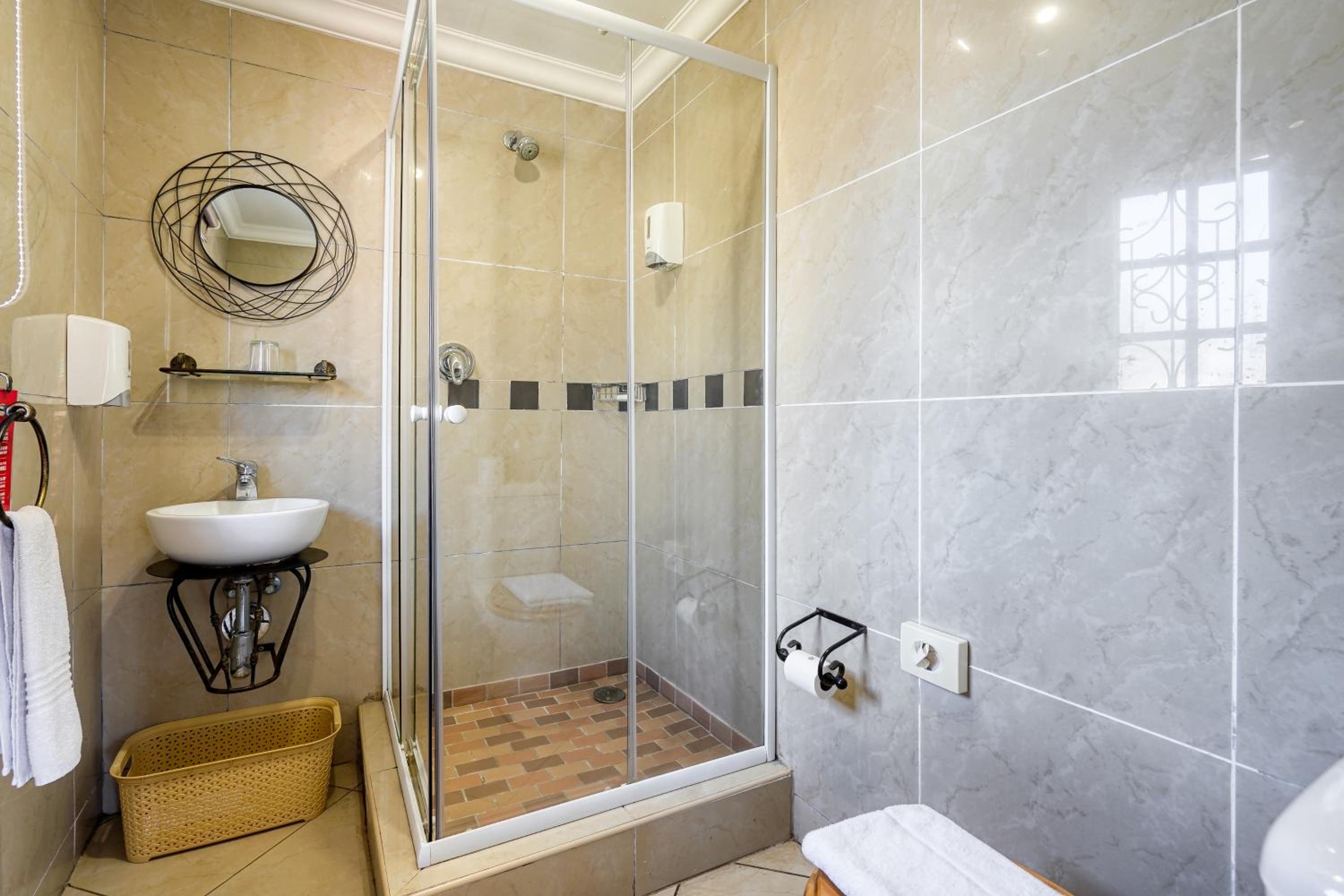 Double Room - Photo 24