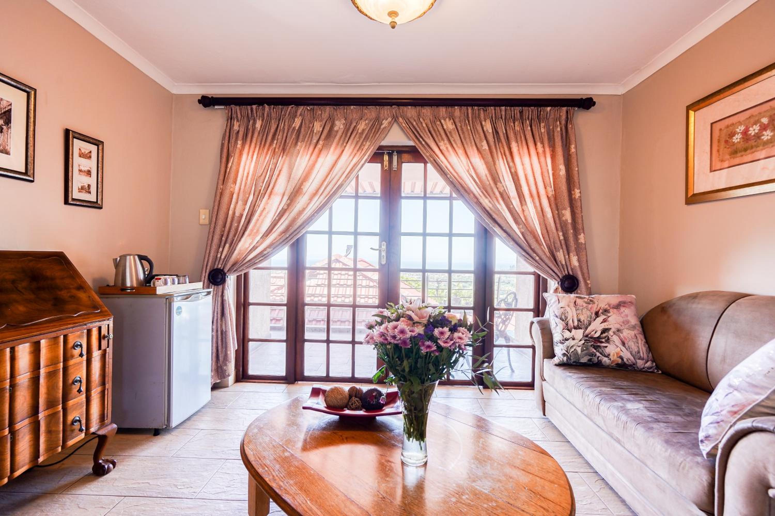 Family Room - Photo 6