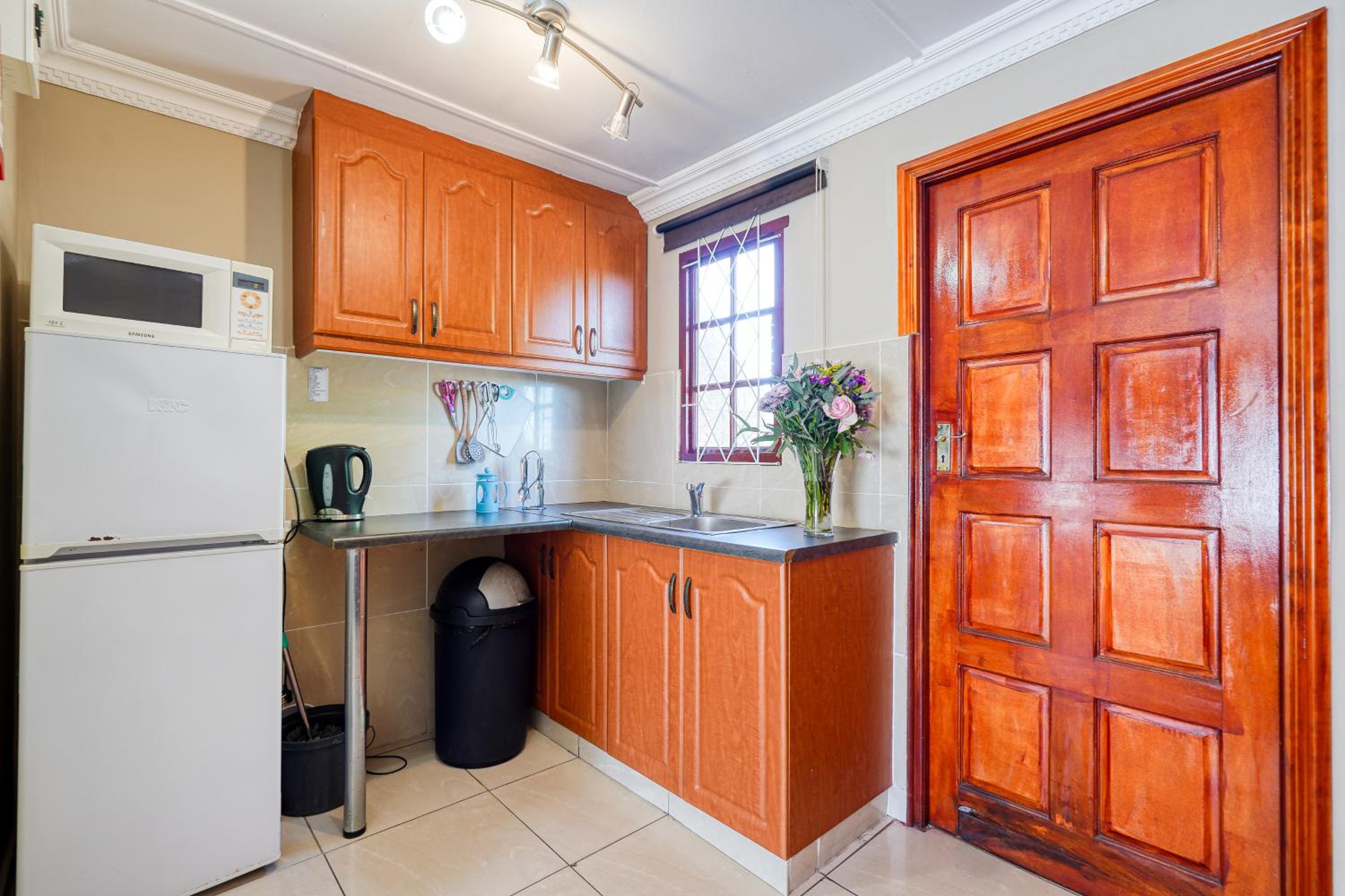 Self-Catering Room - Photo 4