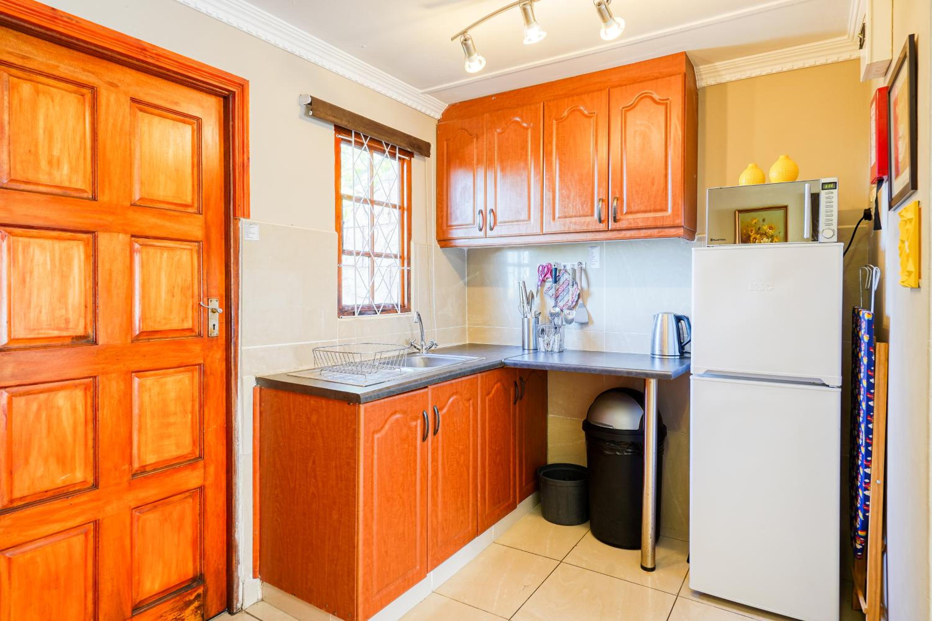 Self-Catering Room - Photo 7