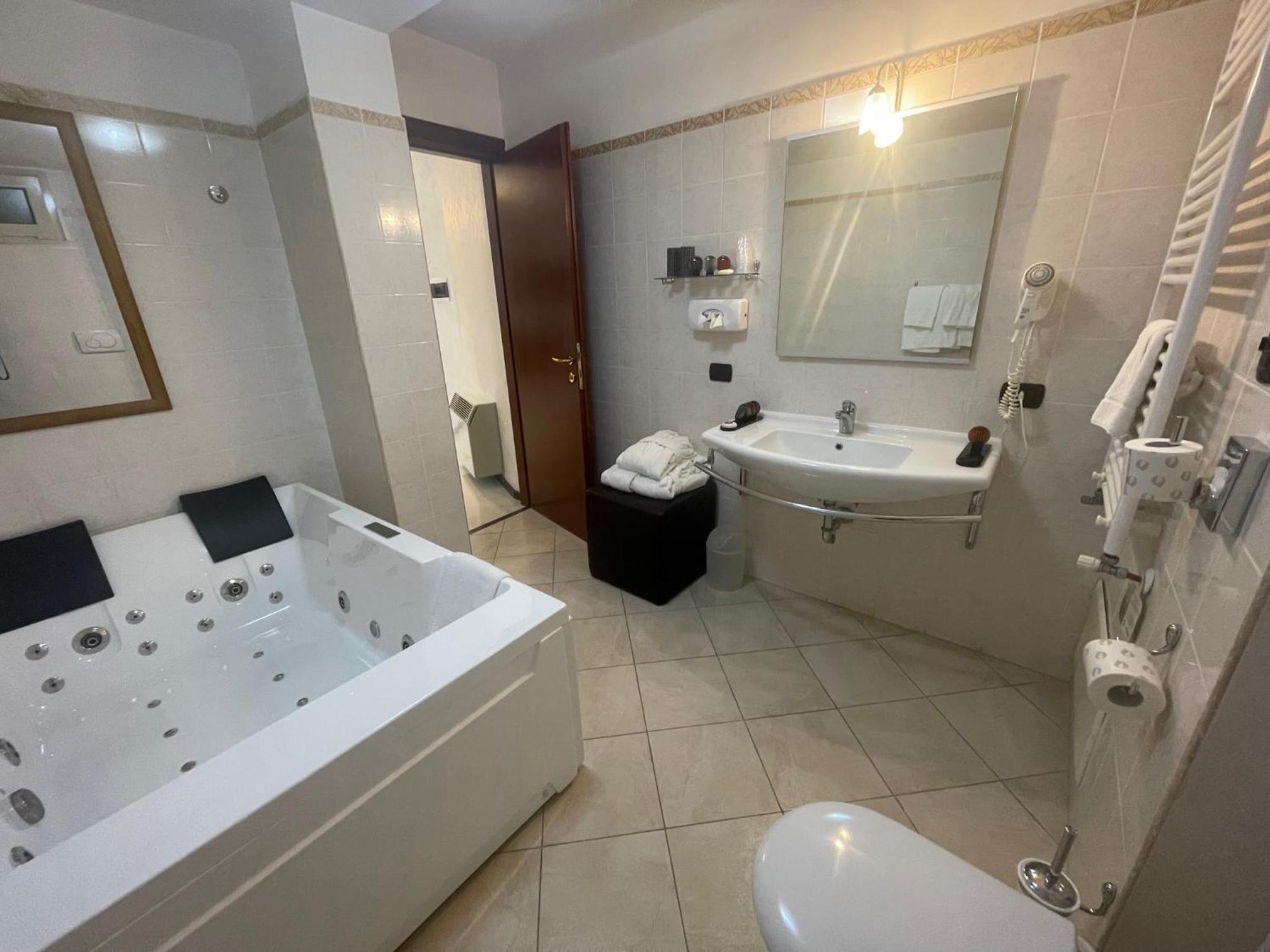 Junior Suite - Photo 8