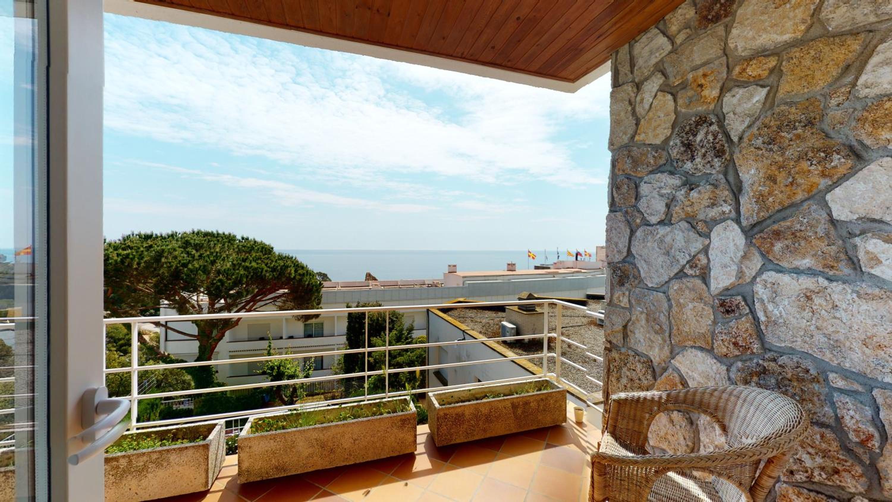 Villa photo 3