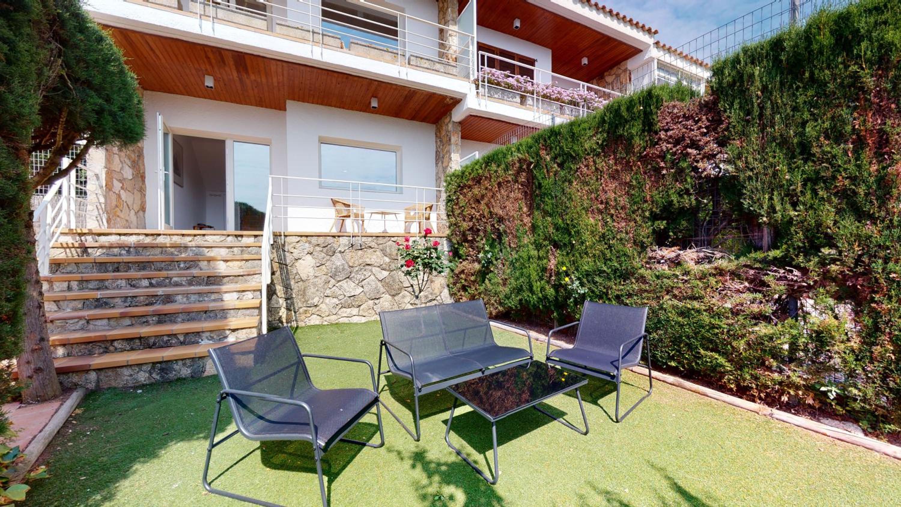 Villa photo 2