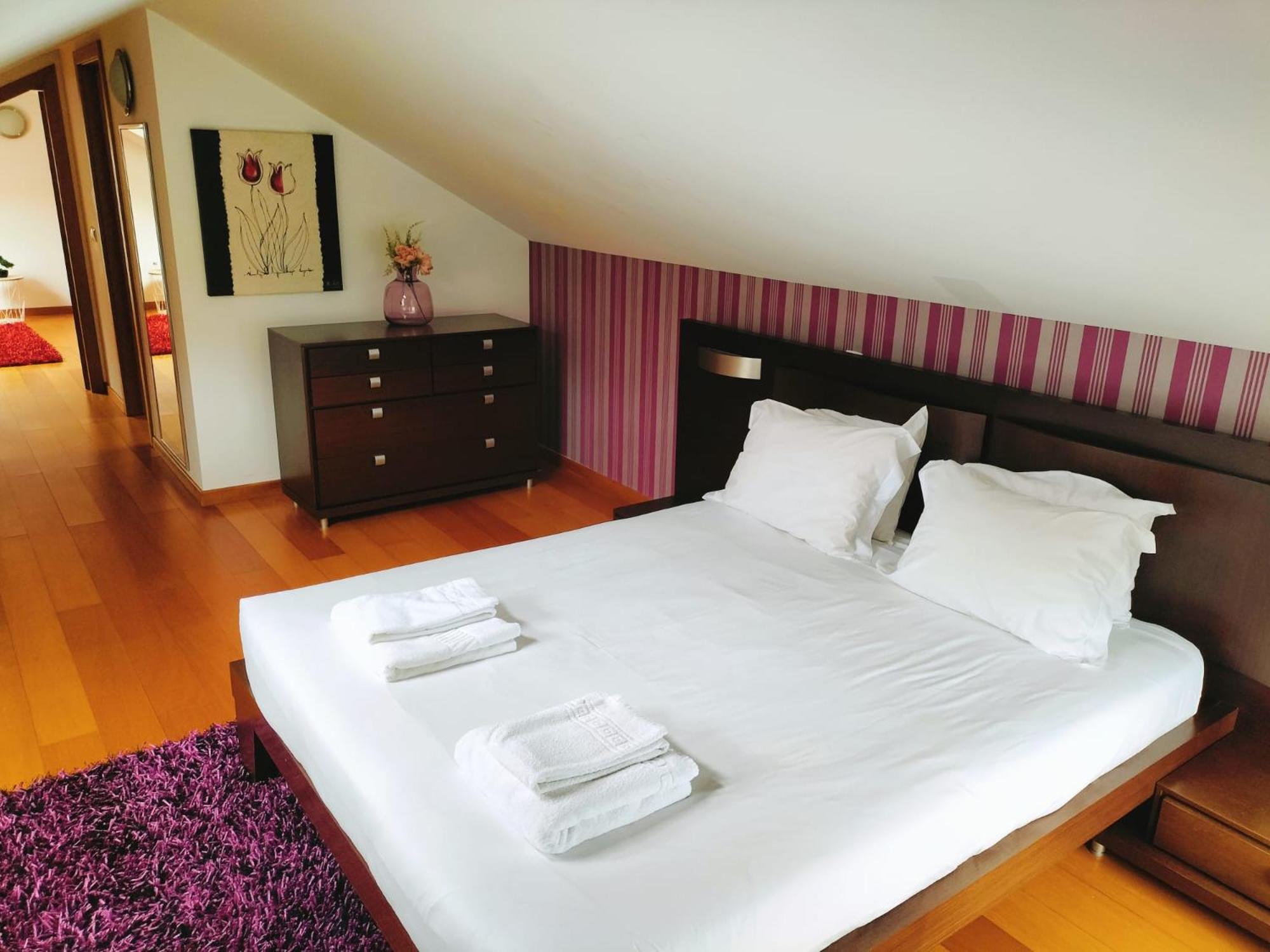Three-Bedroom Villa photo 2