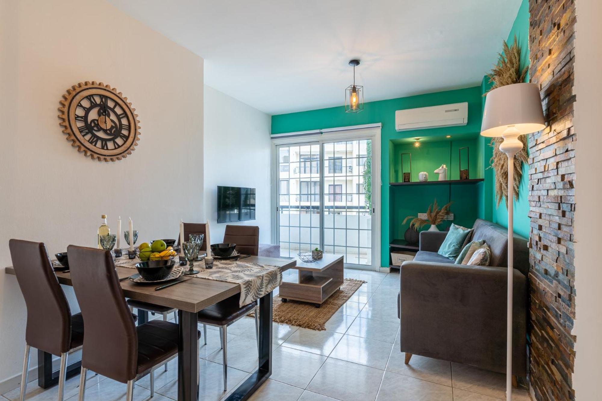 Apartment with Balcony - Photo 17