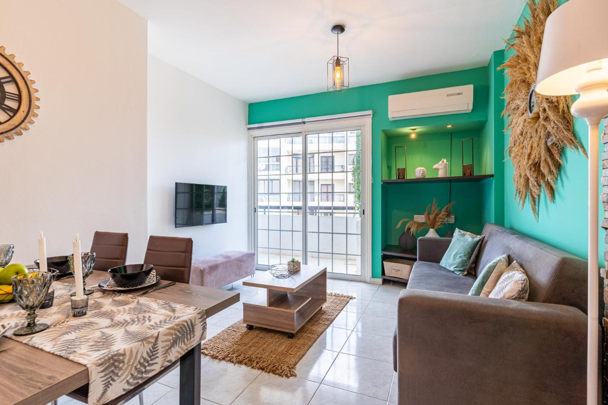 Apartment with Balcony - Photo 18