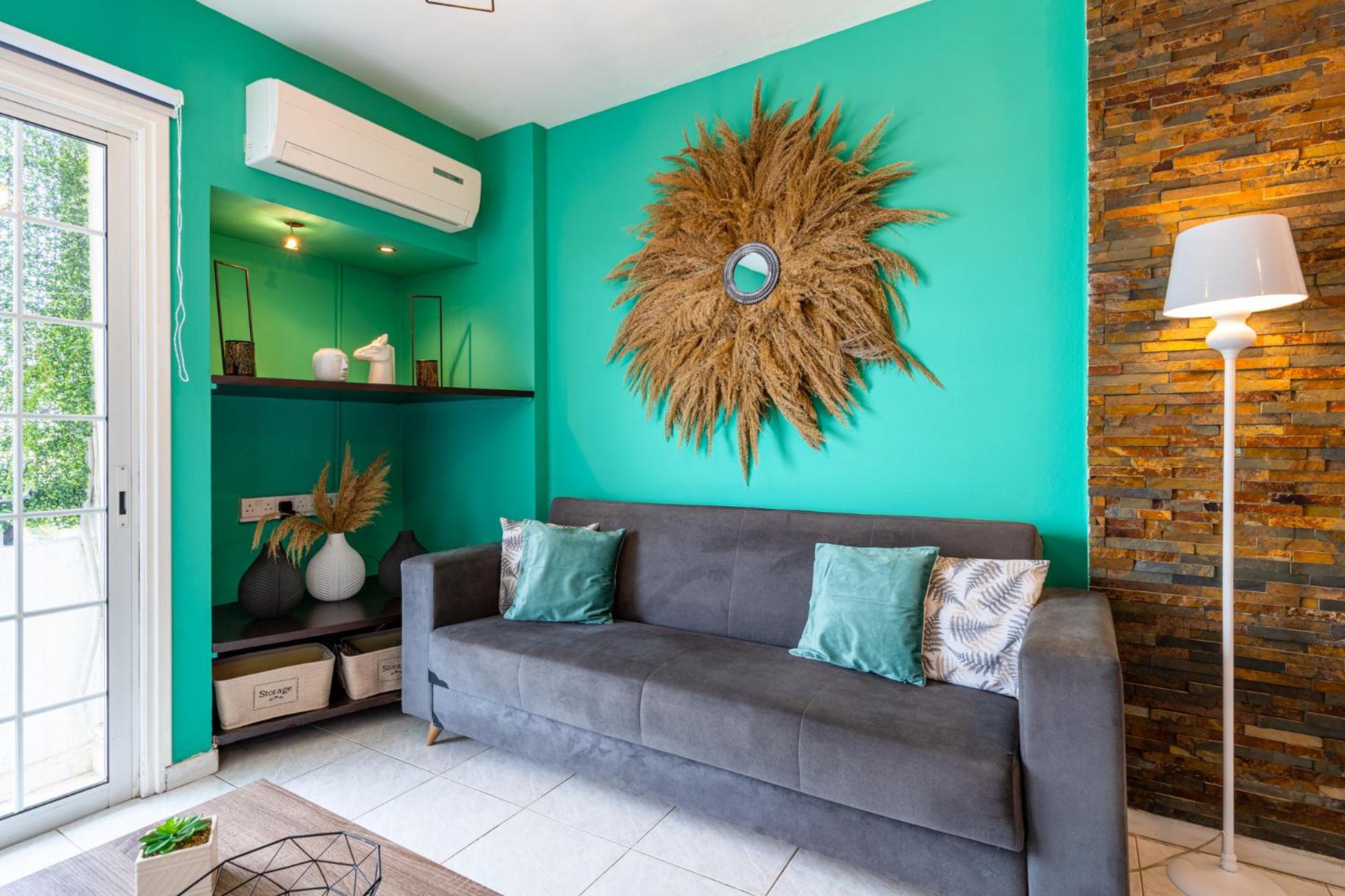 Apartment with Balcony - Photo 2