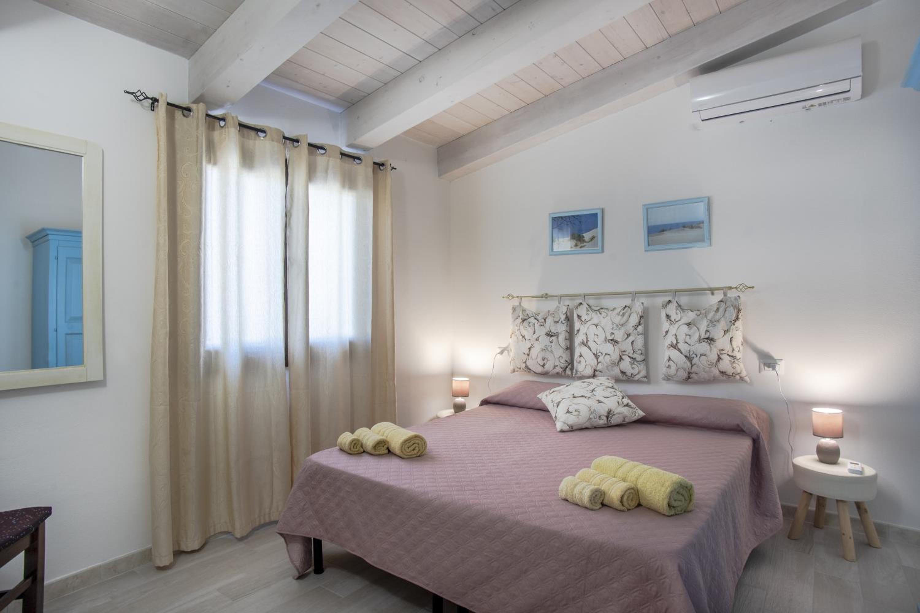 Two-Bedroom House photo 3