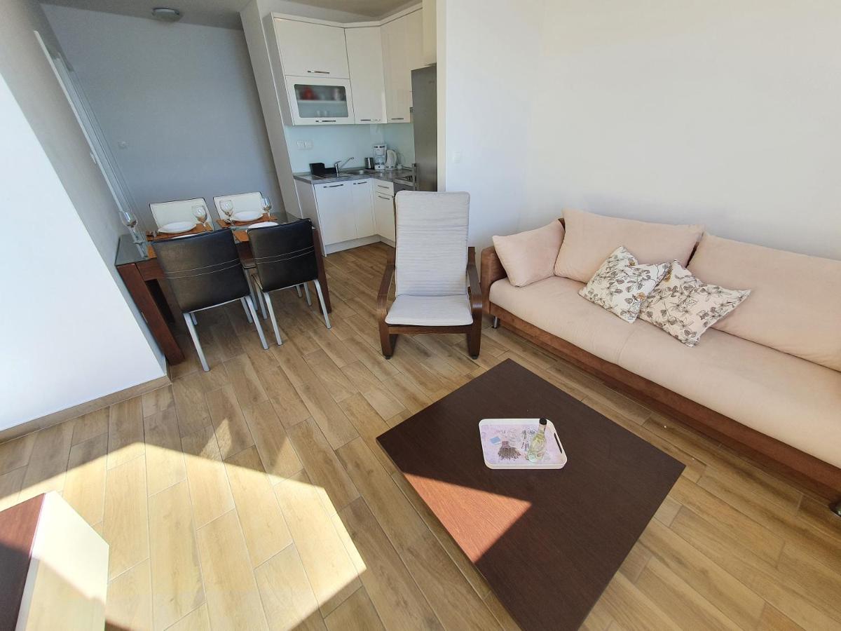 Two-Bedroom Apartment with Sea View photo 3