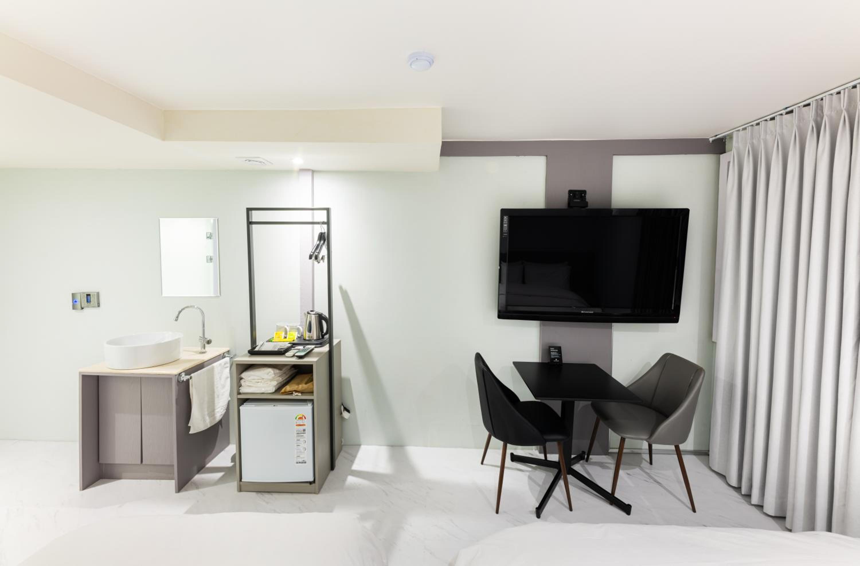 Deluxe Twin Room - Photo 5