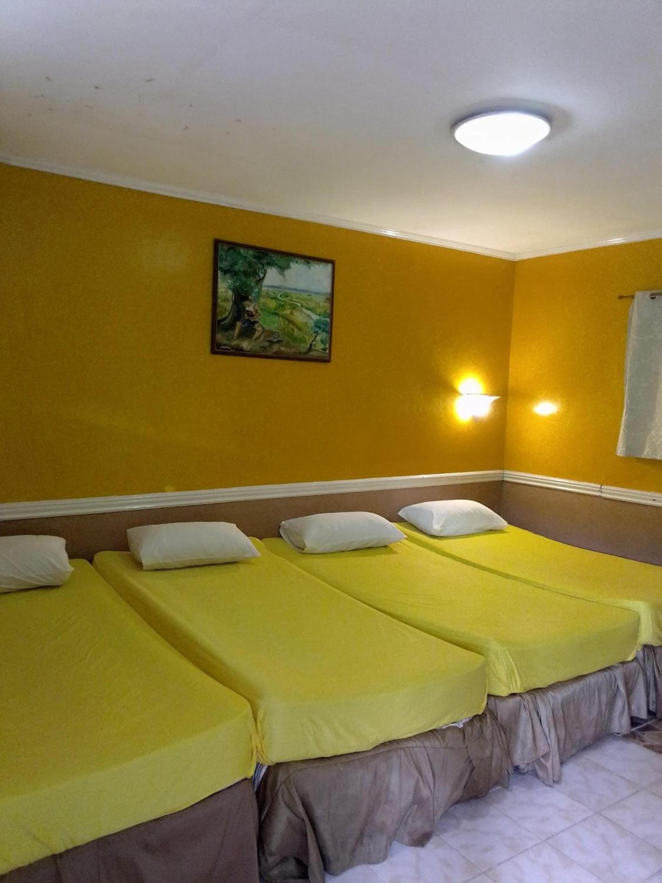 Quadruple Room - Photo 1
