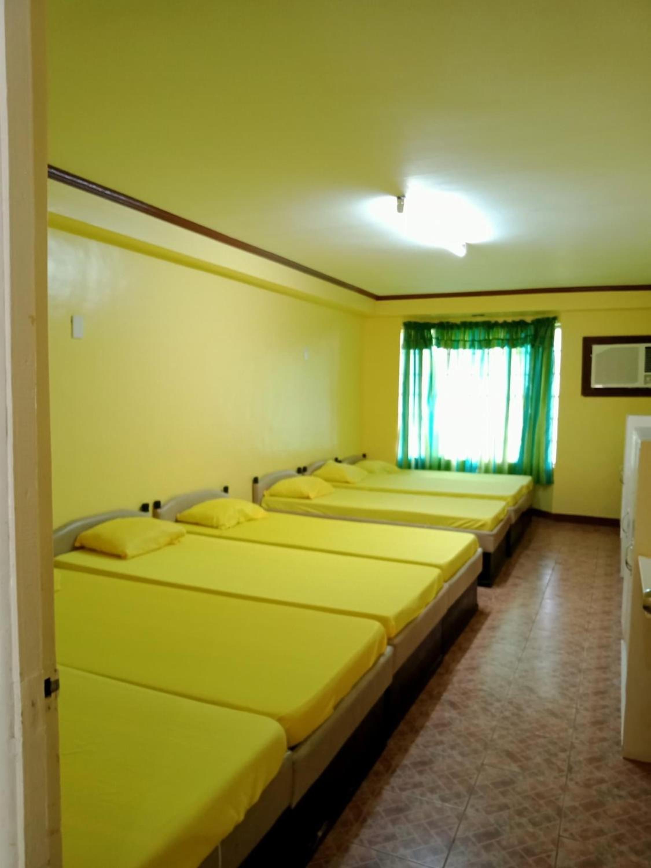 6-Bed Mixed Dormitory Room