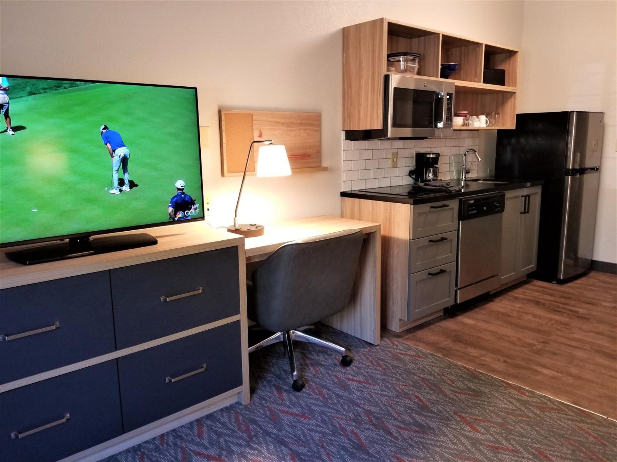 Studio Queen Suite - Photo 2