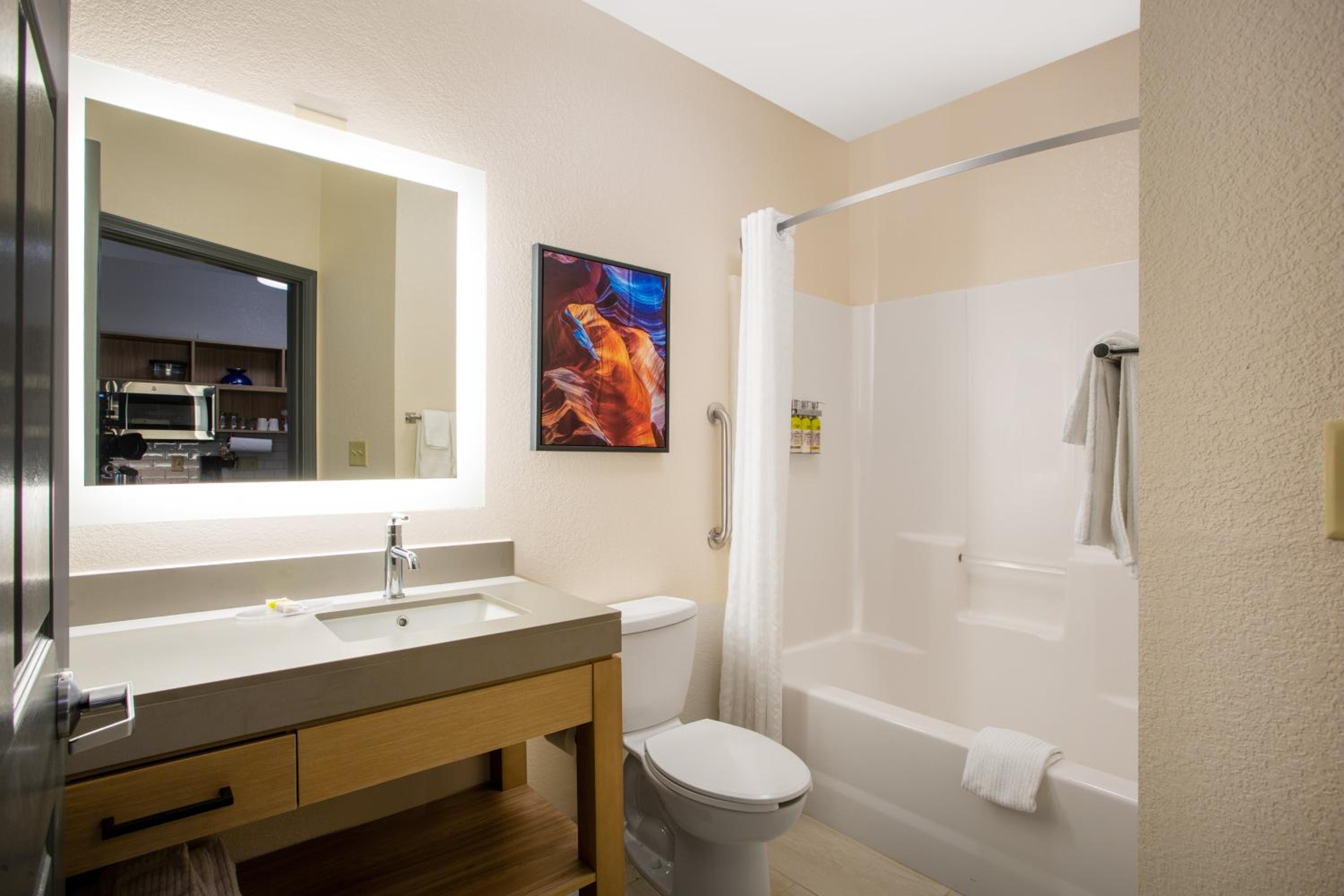 Studio Suite - Photo 4