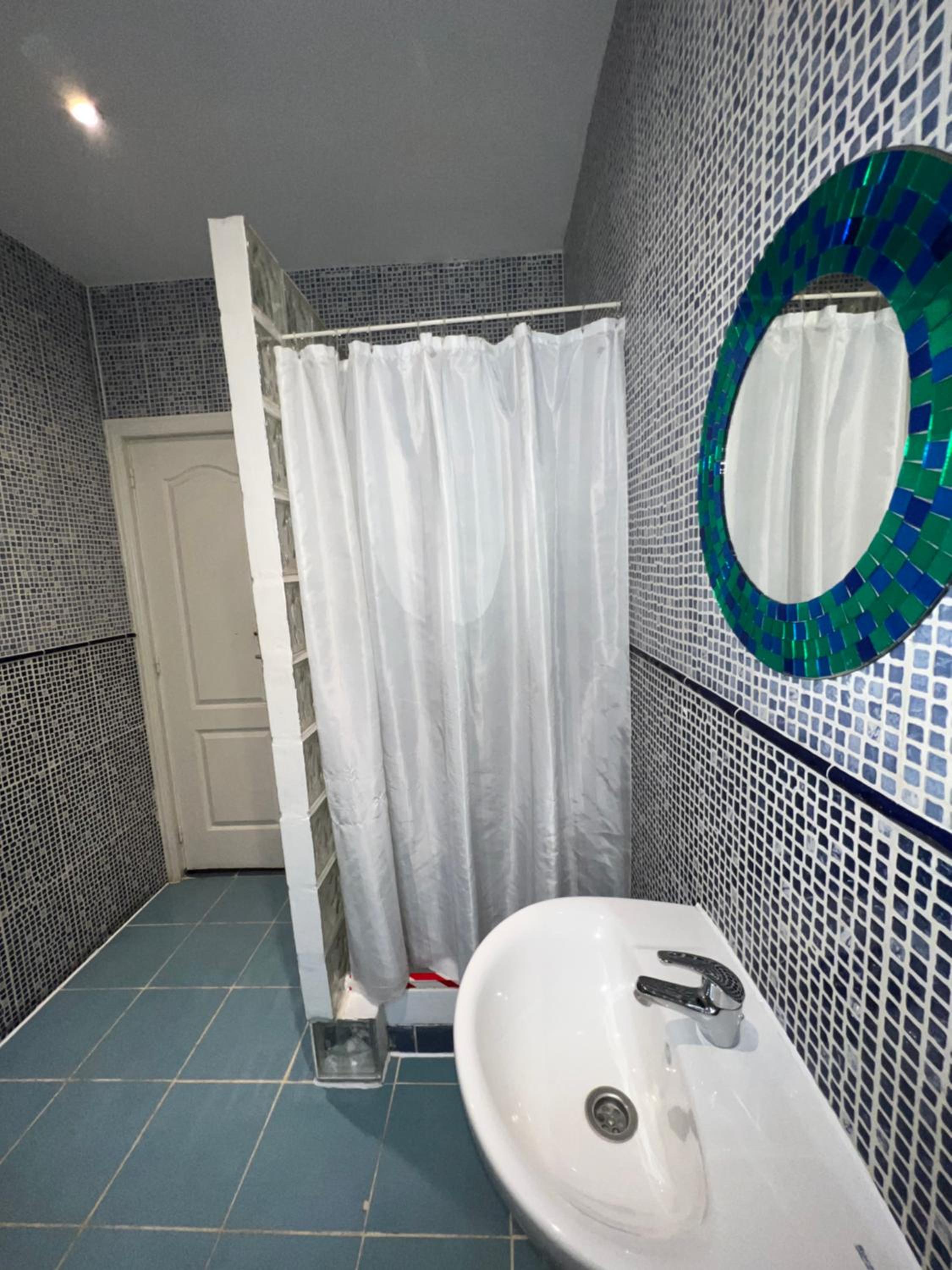 Single Room with Shared Bathroom photo 2