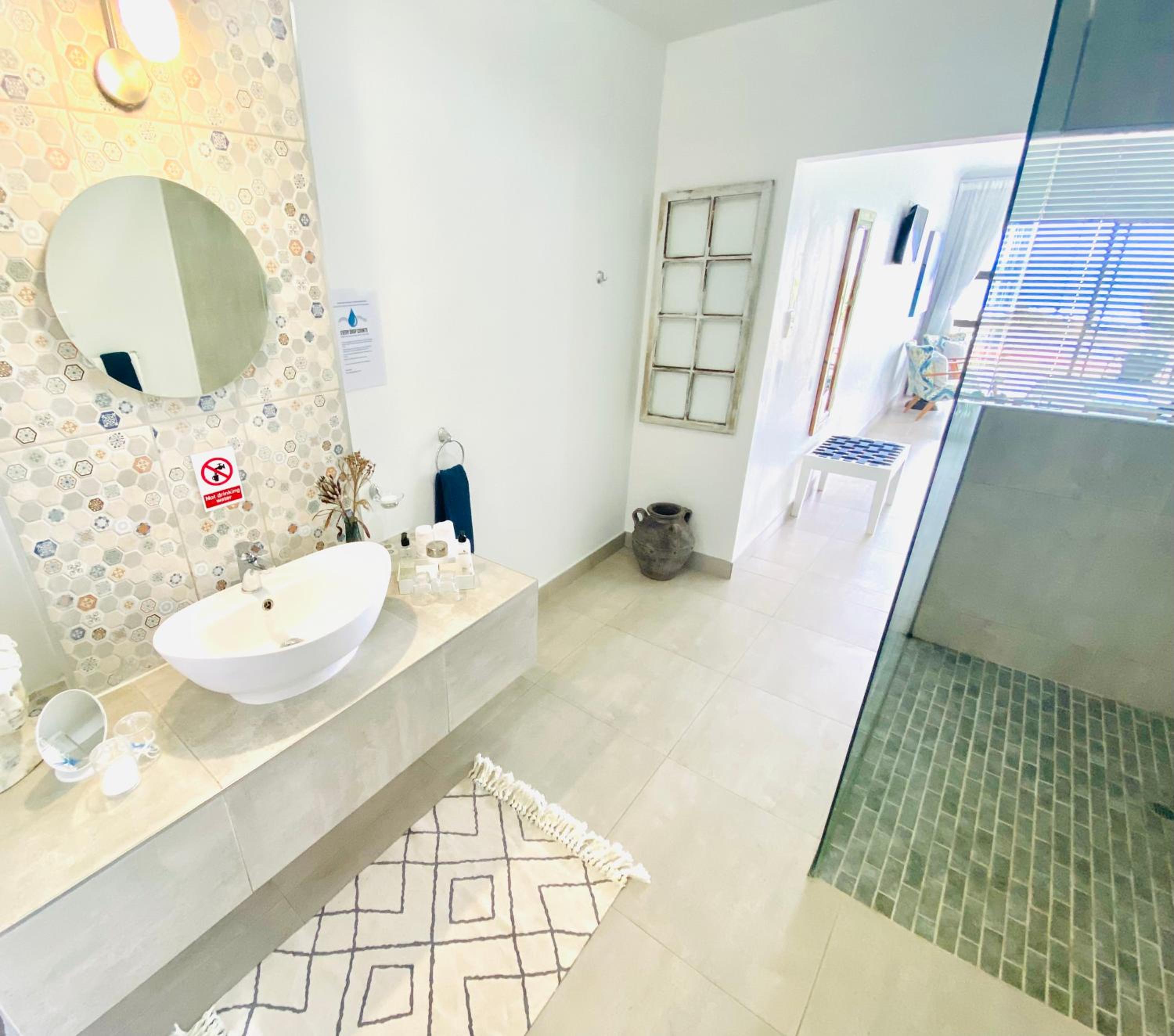 Double or Twin Room with Sea View photo 2