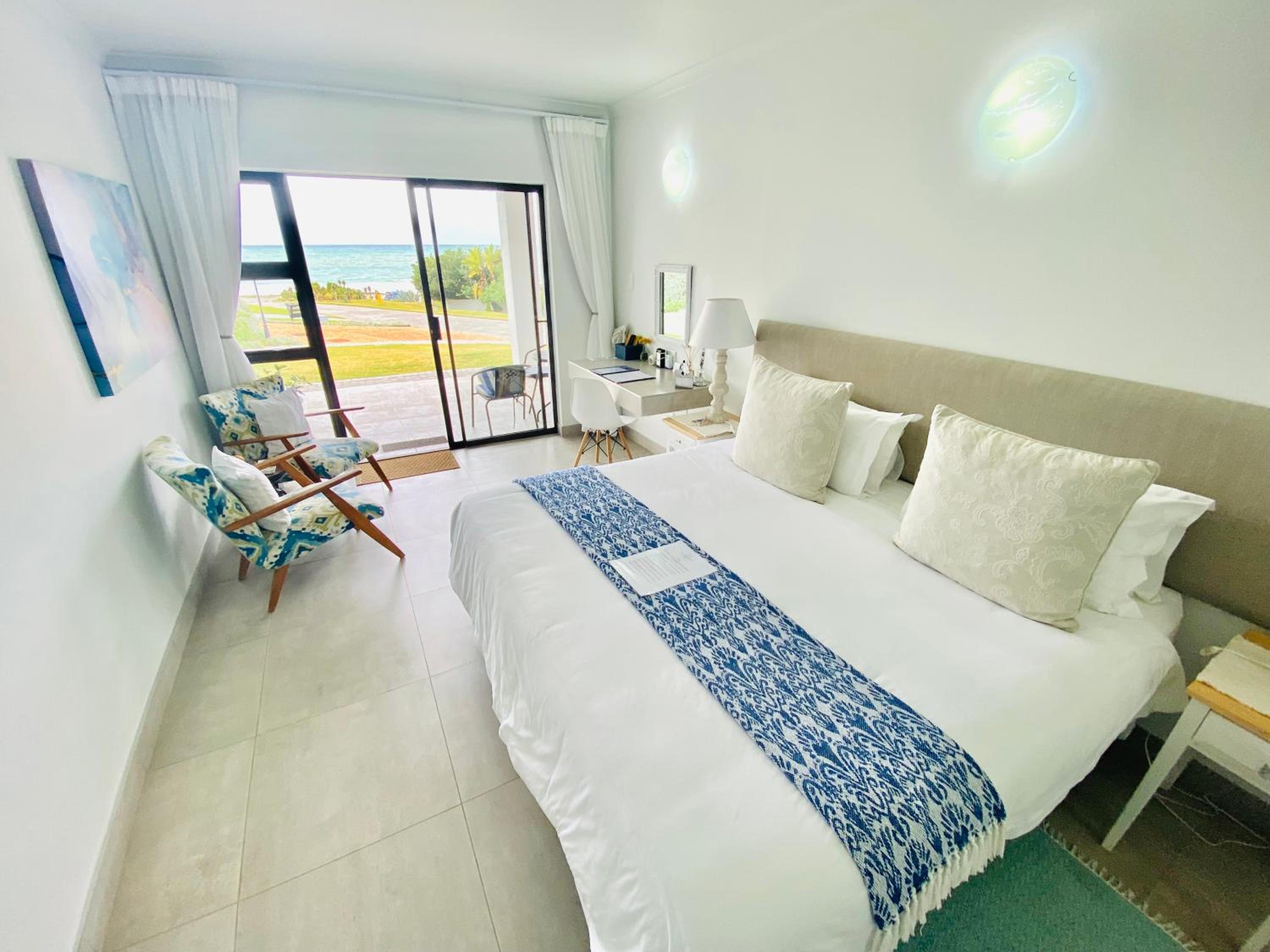 Double or Twin Room with Sea View photo 1