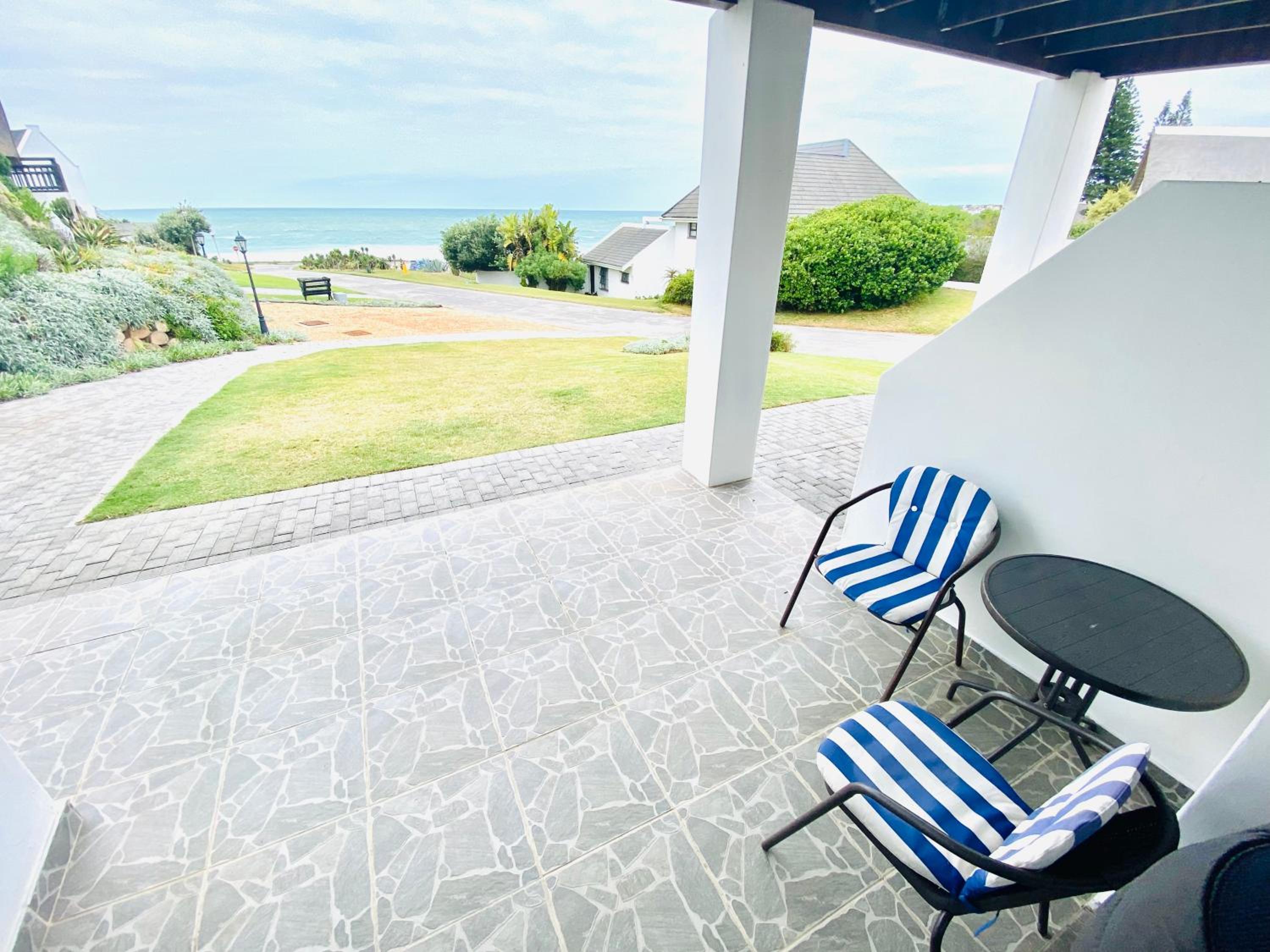 Double or Twin Room with Sea View photo 2