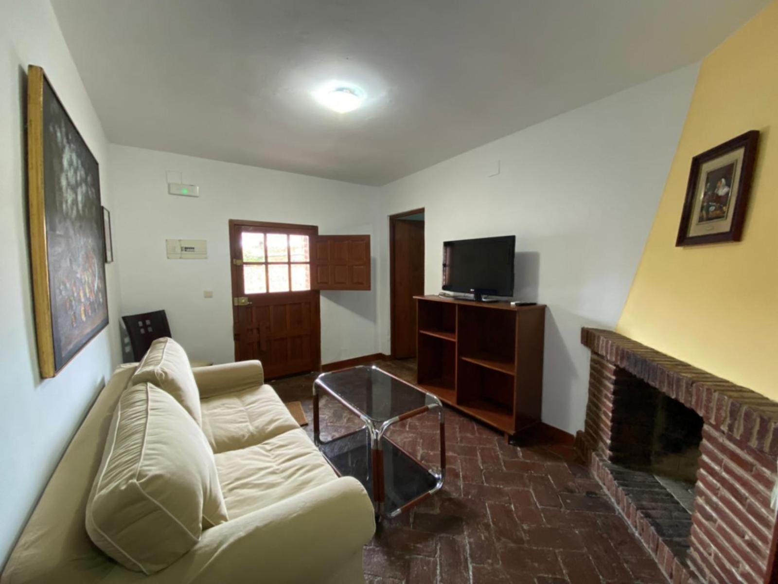 One-Bedroom House photo 2
