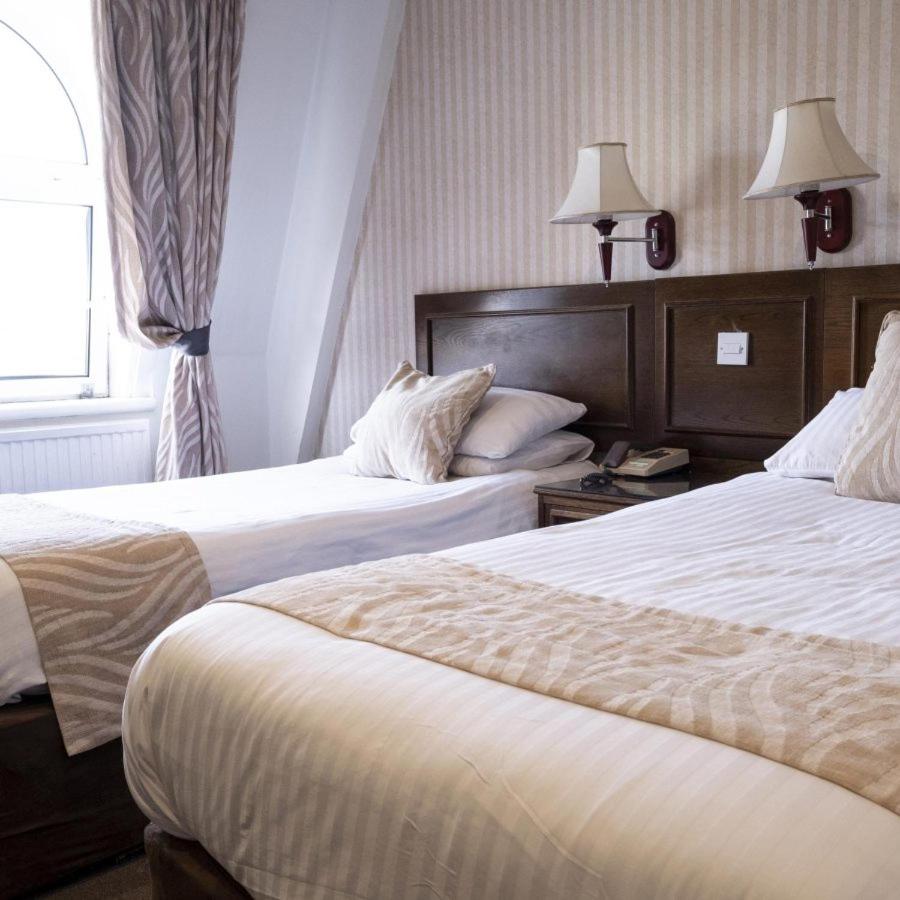 Economy Twin Room - Photo 4