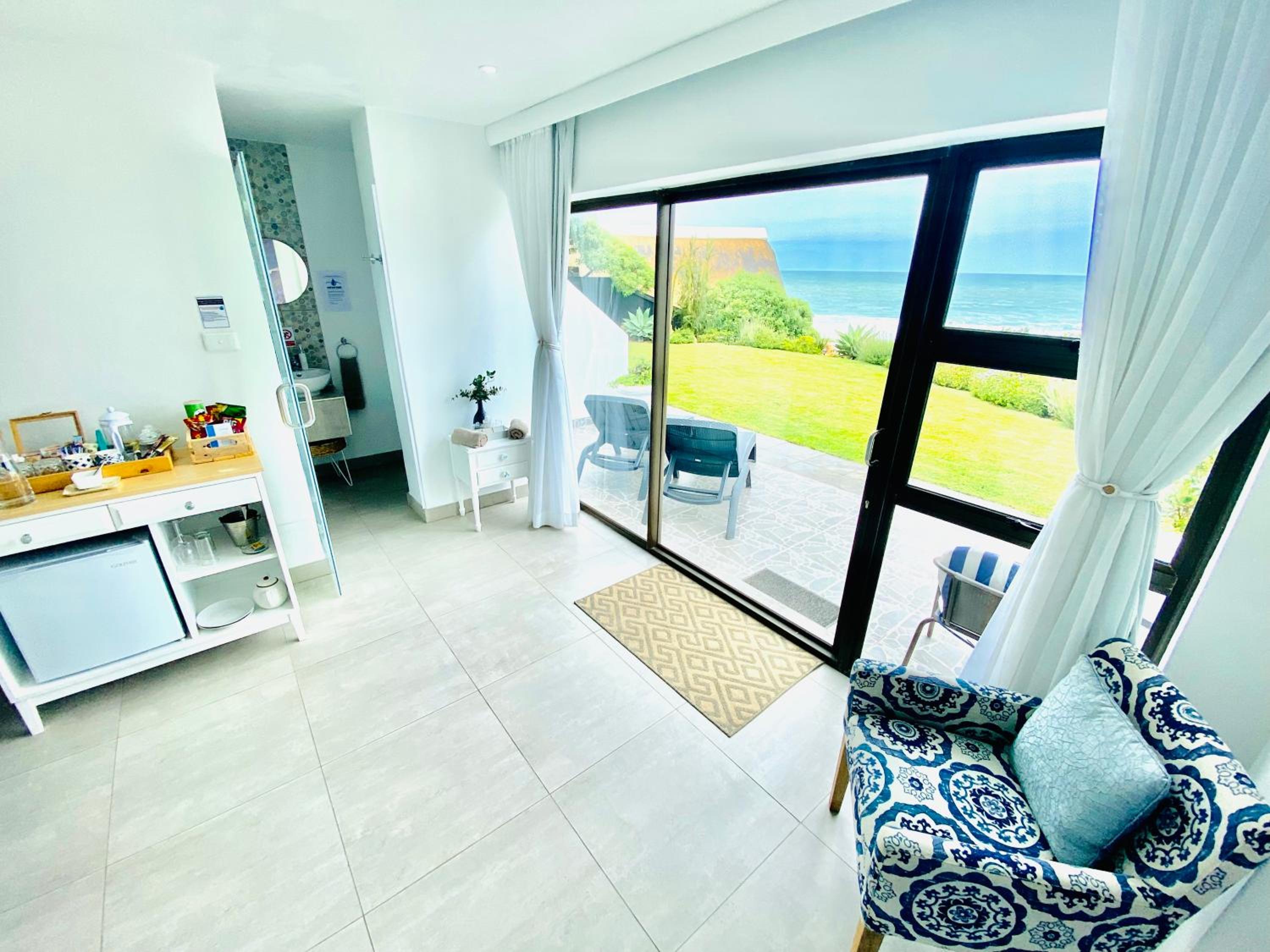 Deluxe Double or Twin Room with Sea View photo 1