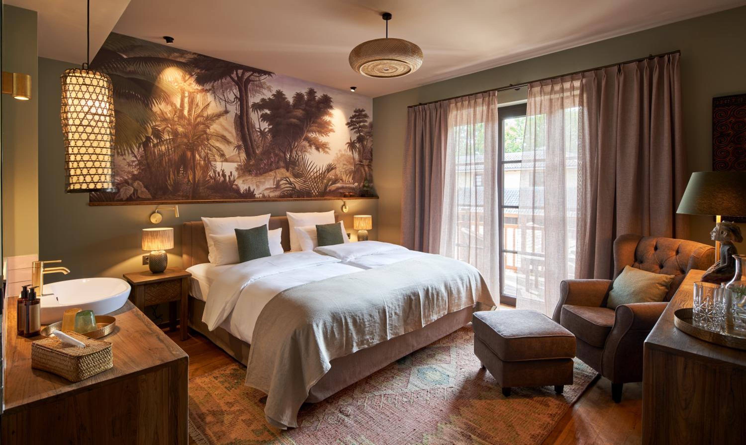 Standard King Room photo 1