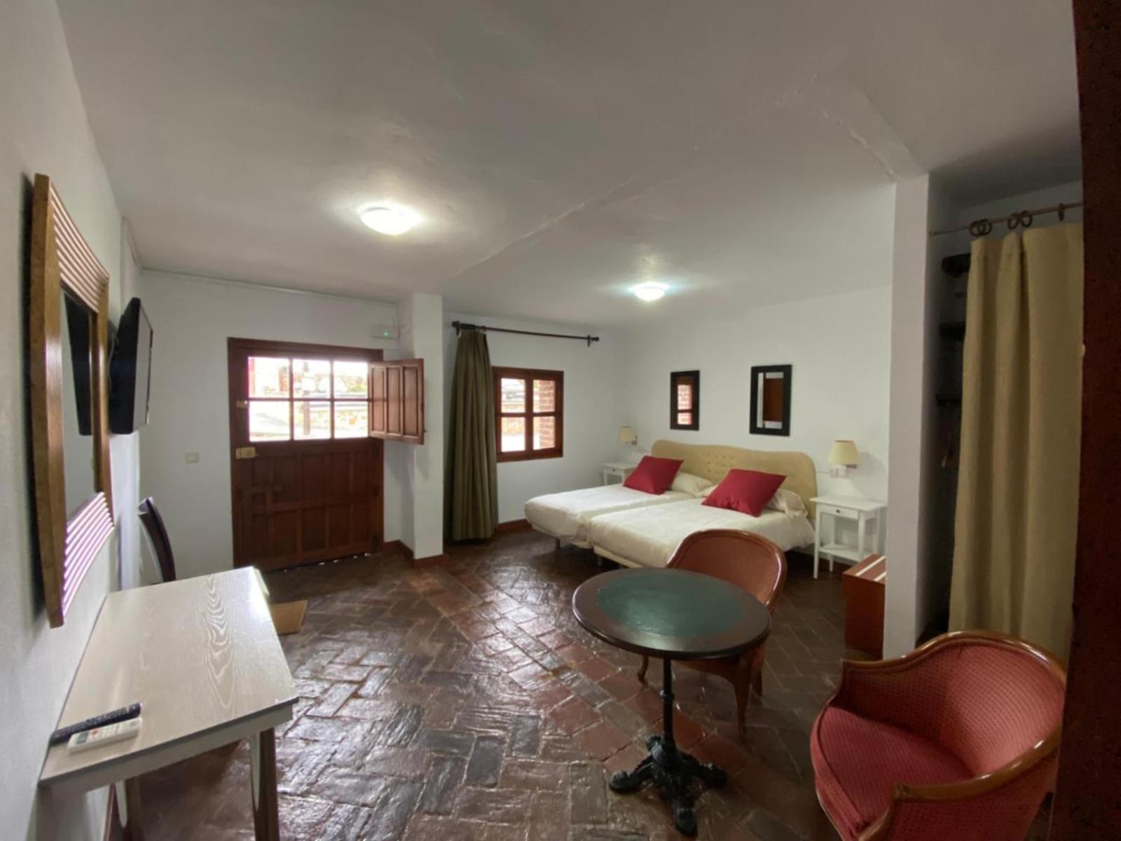 One-Bedroom House photo 3