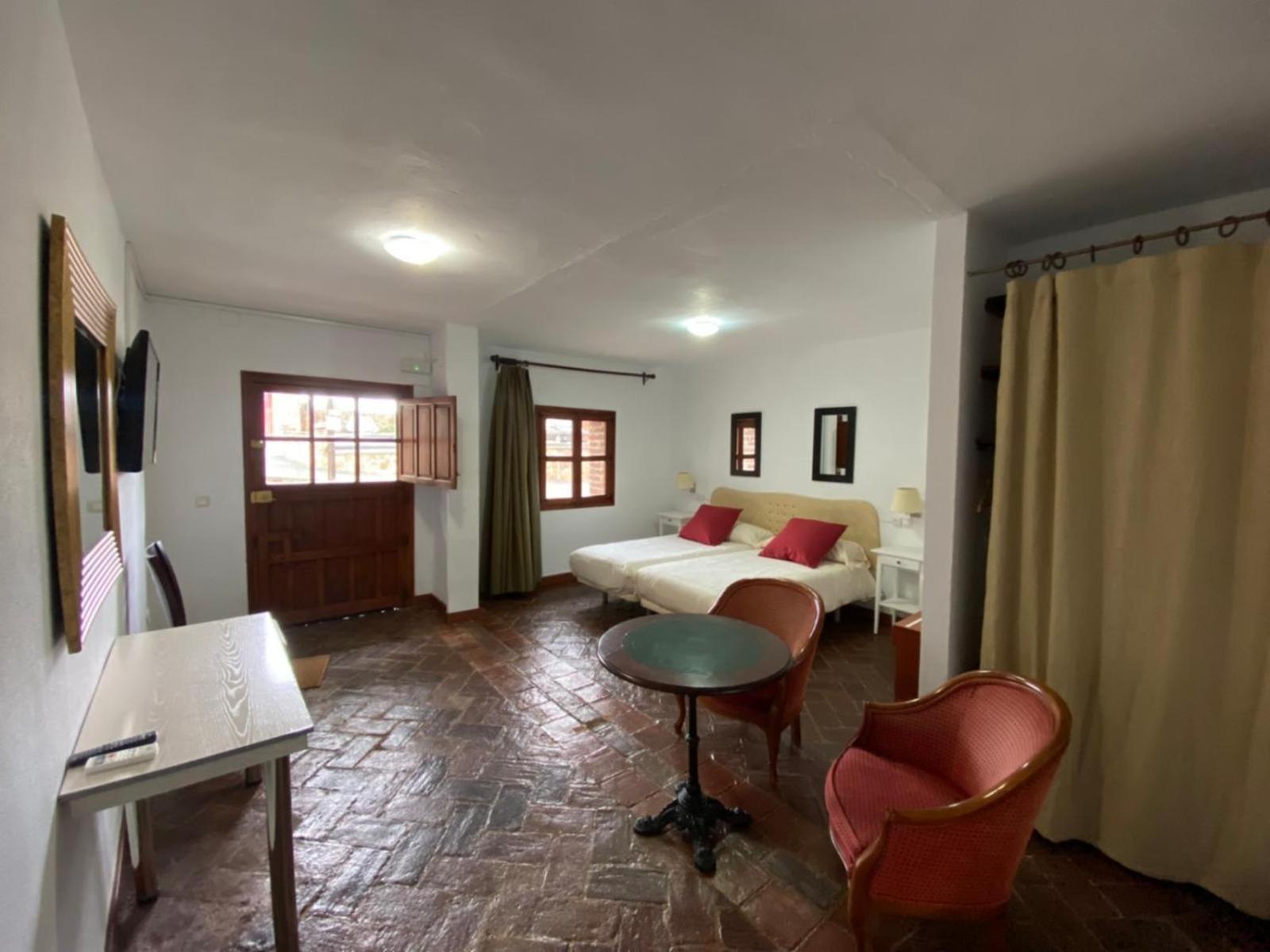 One-Bedroom House photo 2