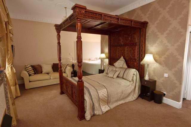 Superior Room with Spa Bath - Photo 2