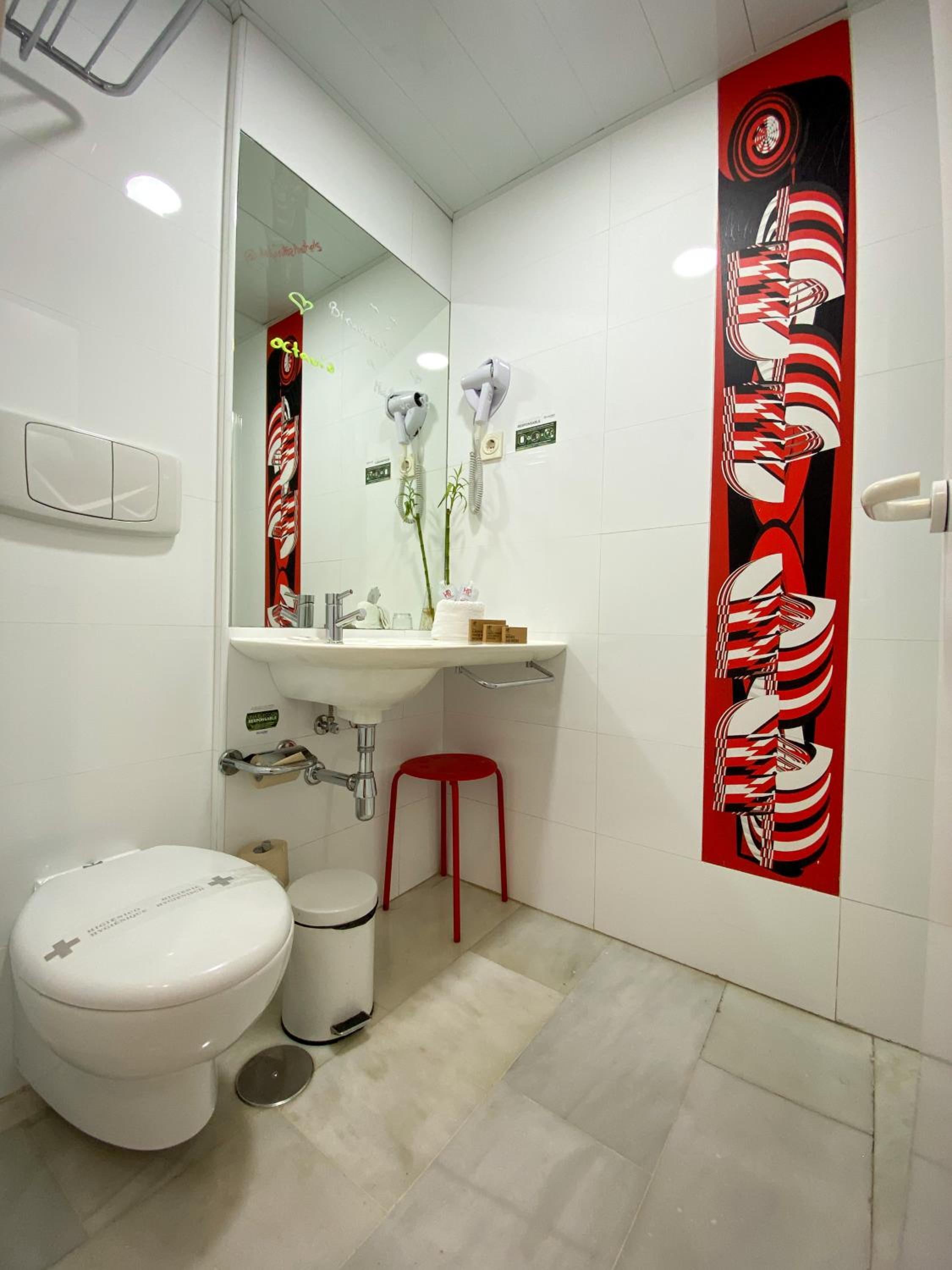 Single Room photo 2